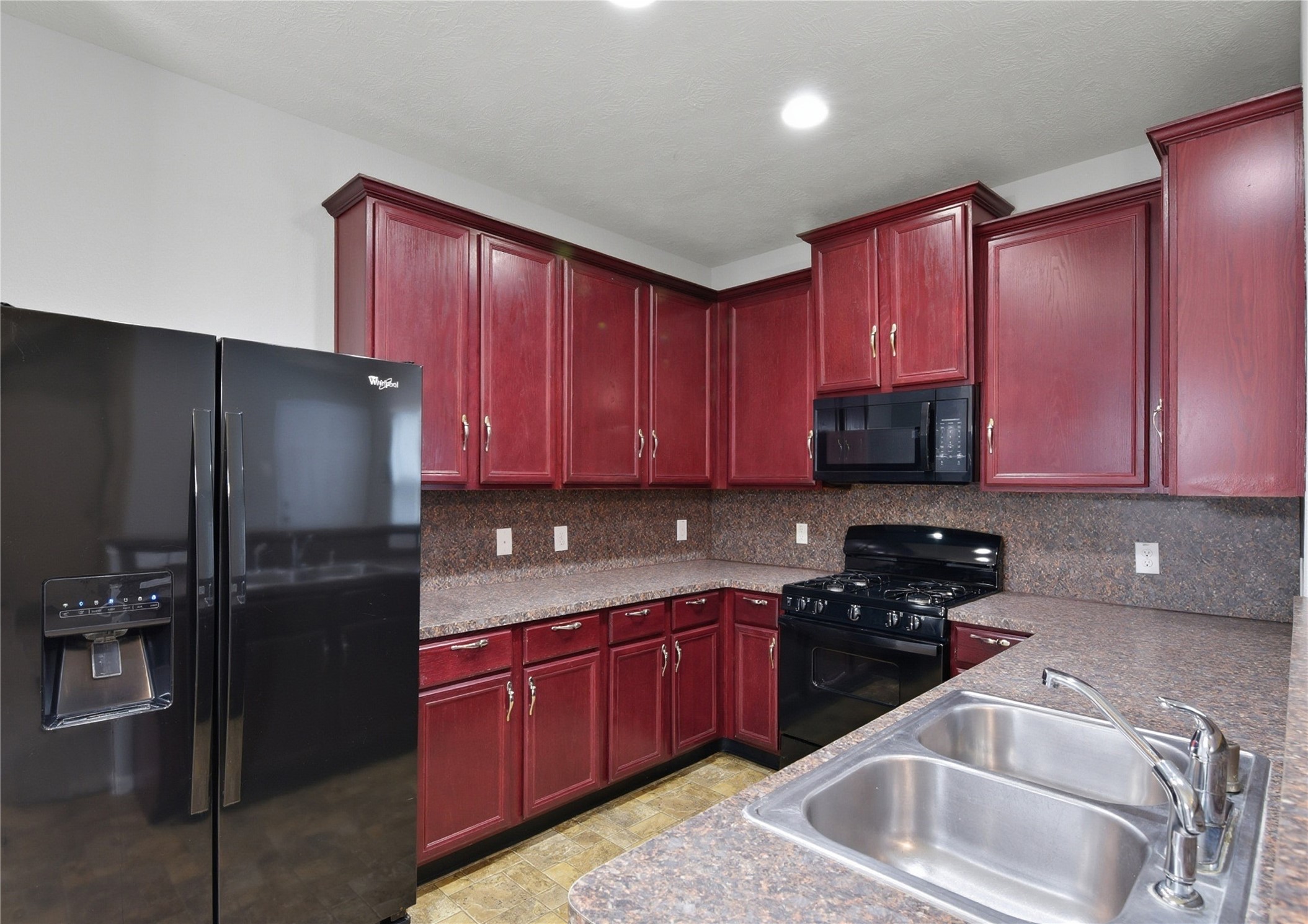 17142 Amarose Drive Property Photo 8