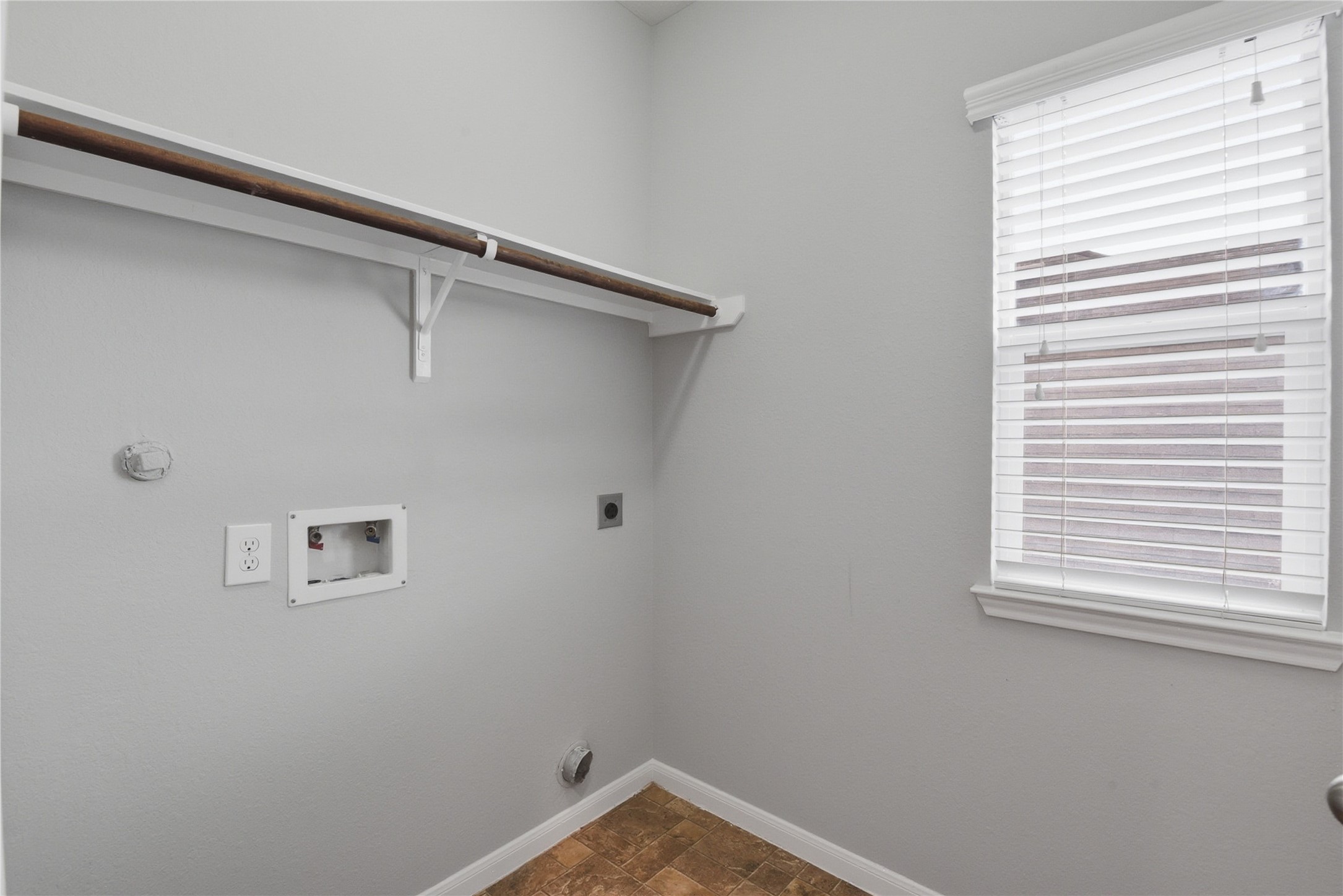 17142 Amarose Drive Property Photo 24