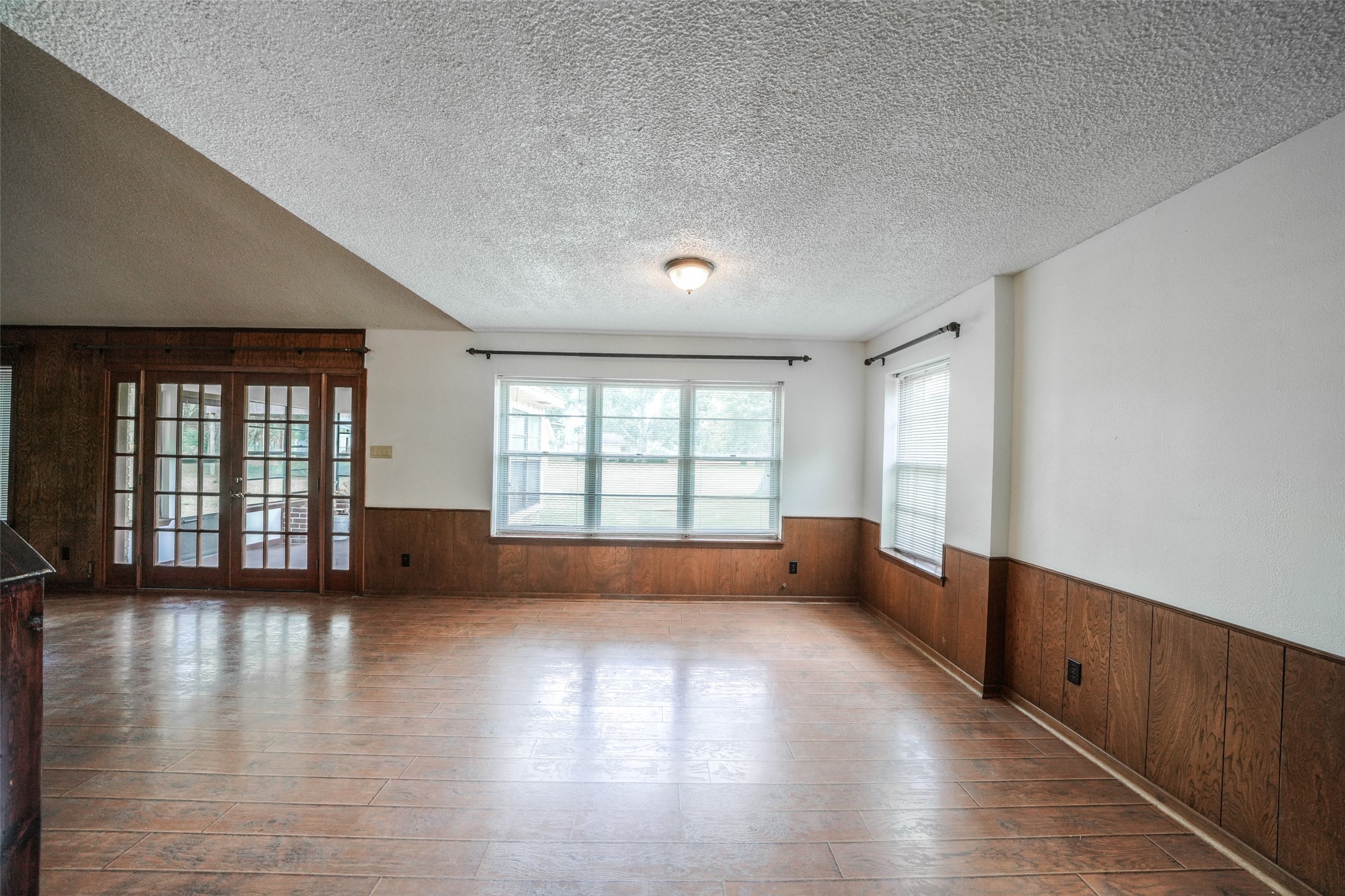 7622 County Line Road Property Photo 5
