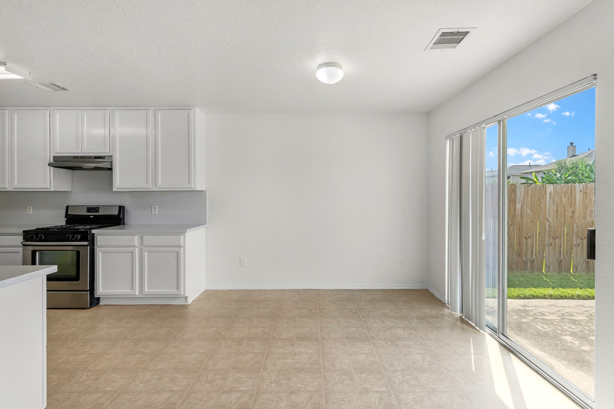 2626 Skyview Cove Court Property Photo 8