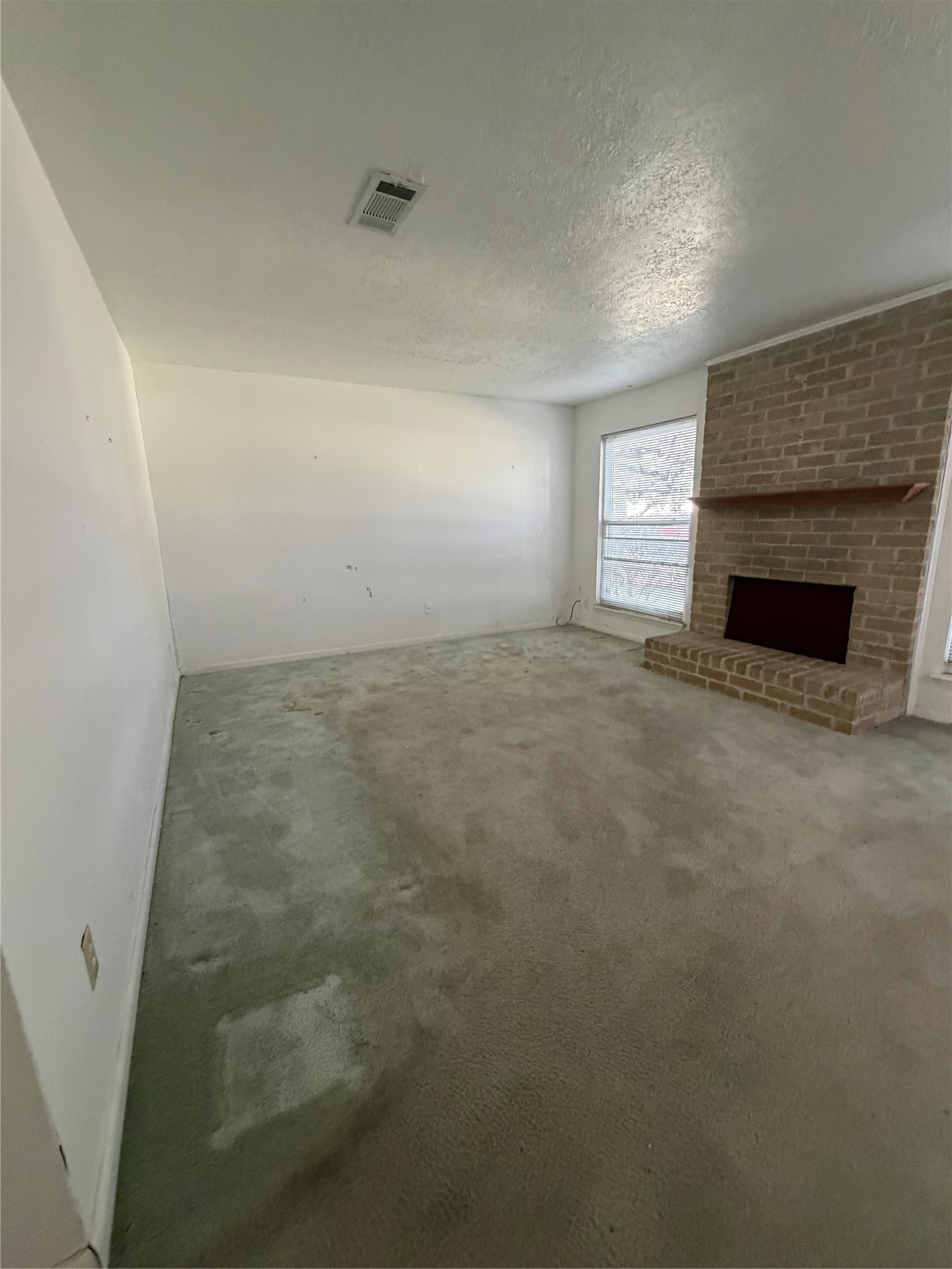 8652 Maplecrest Drive Property Photo 5