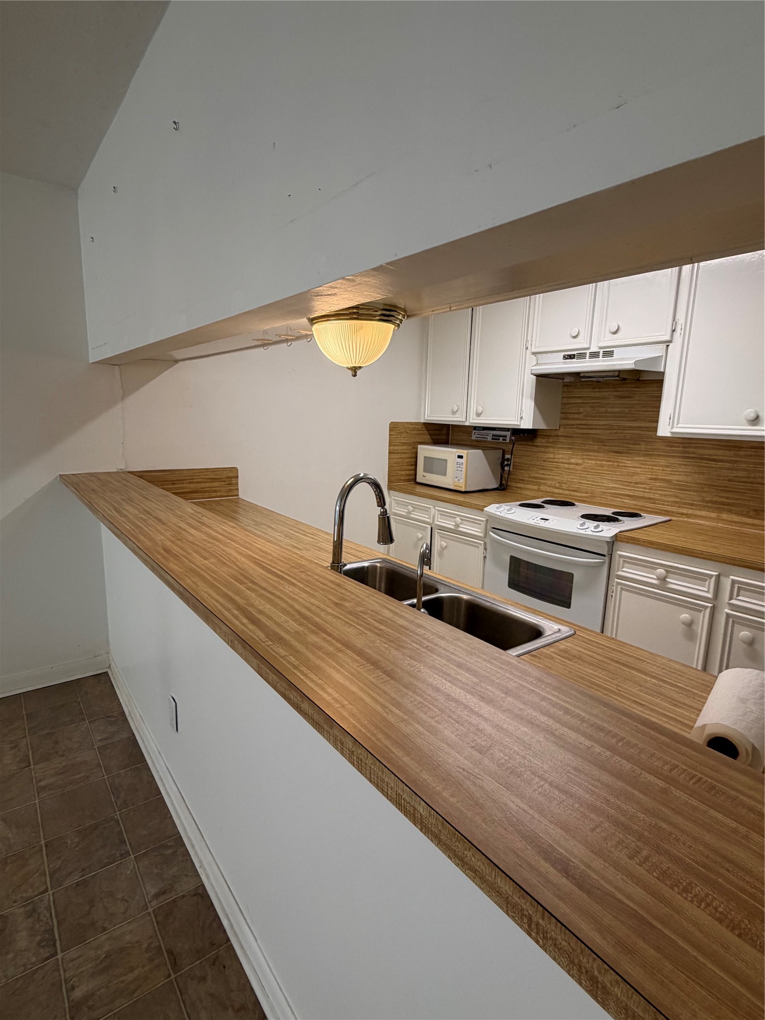 8652 Maplecrest Drive Property Photo 8