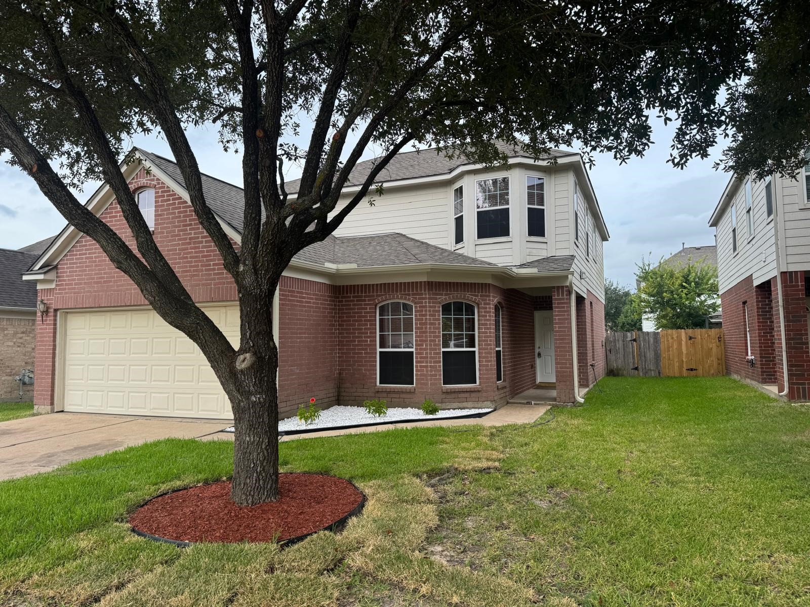 2707 Oak Ridge Park Drive Property Photo 4