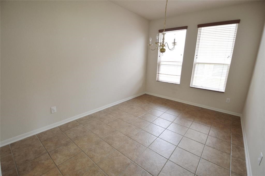 2707 Oak Ridge Park Drive Property Photo 7