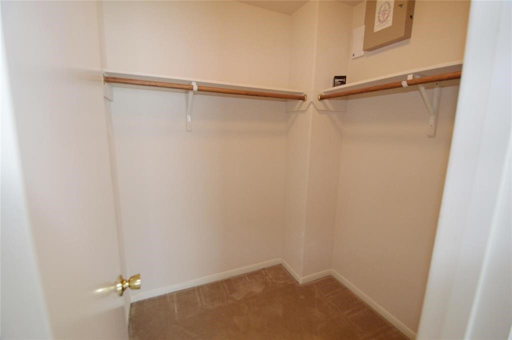 2707 Oak Ridge Park Drive Property Photo 12