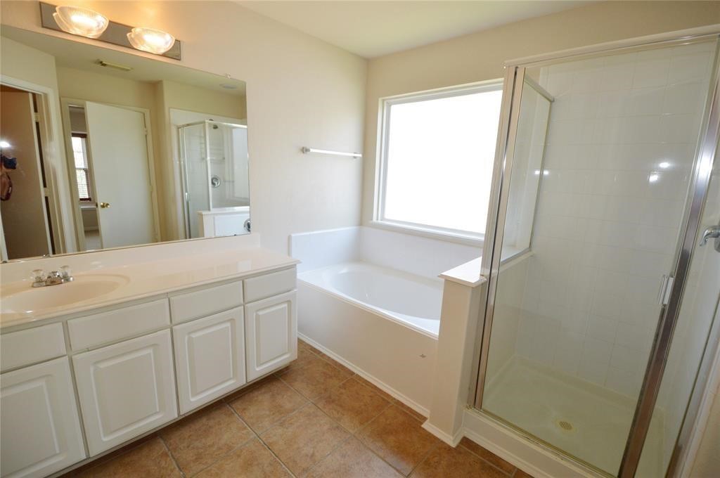 2707 Oak Ridge Park Drive Property Photo 13