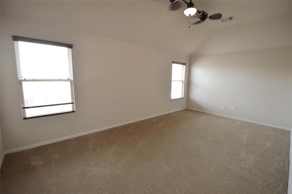 2707 Oak Ridge Park Drive Property Photo 16