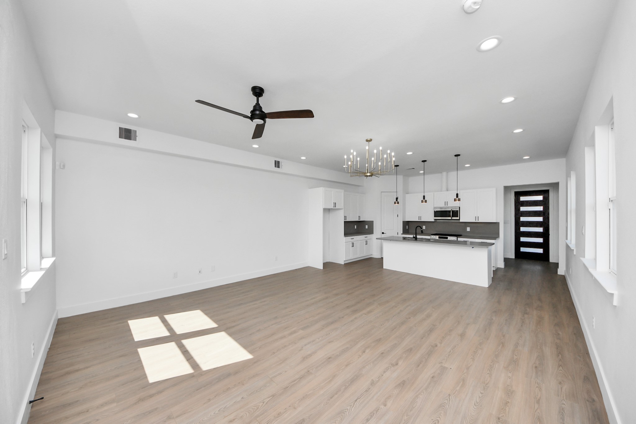 4133 E Toliver Street Property Photo 11