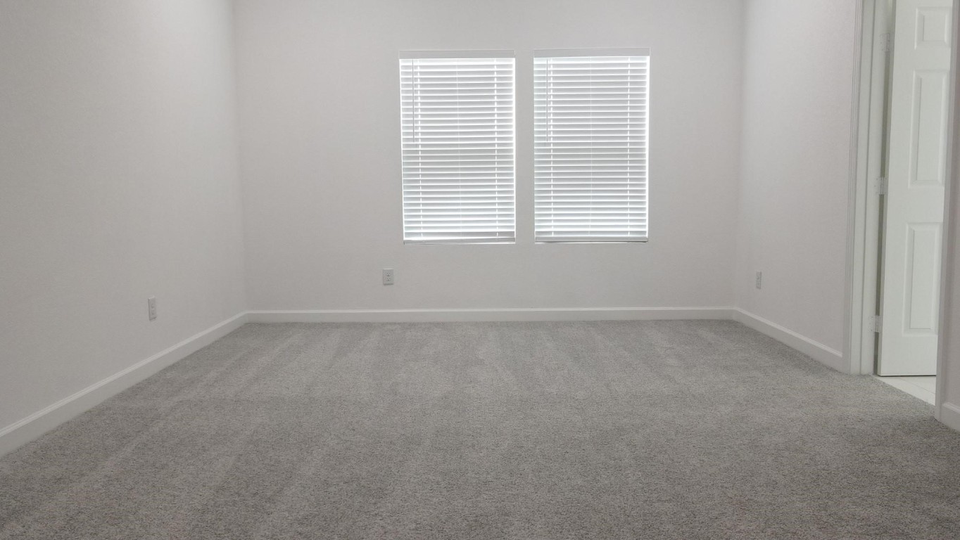 5126 Lyndhurst Drive B Property Photo 6