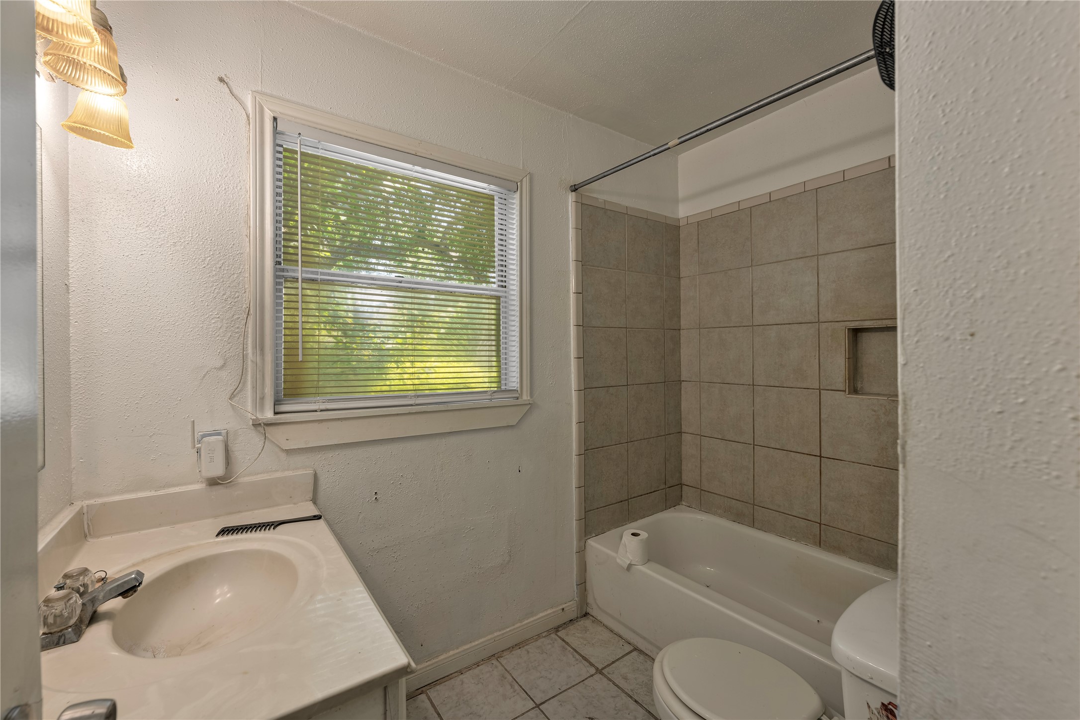 3627 Thistle Street Property Photo 7