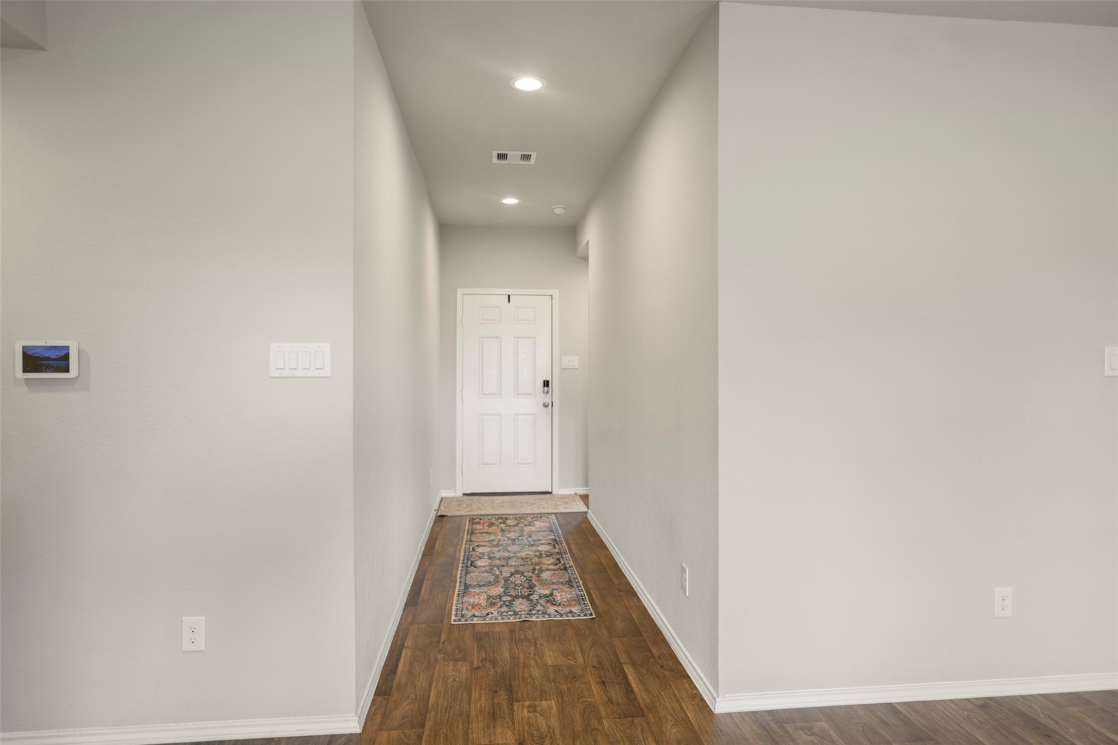 5518 Kingston Crest Lane Property Photo 3