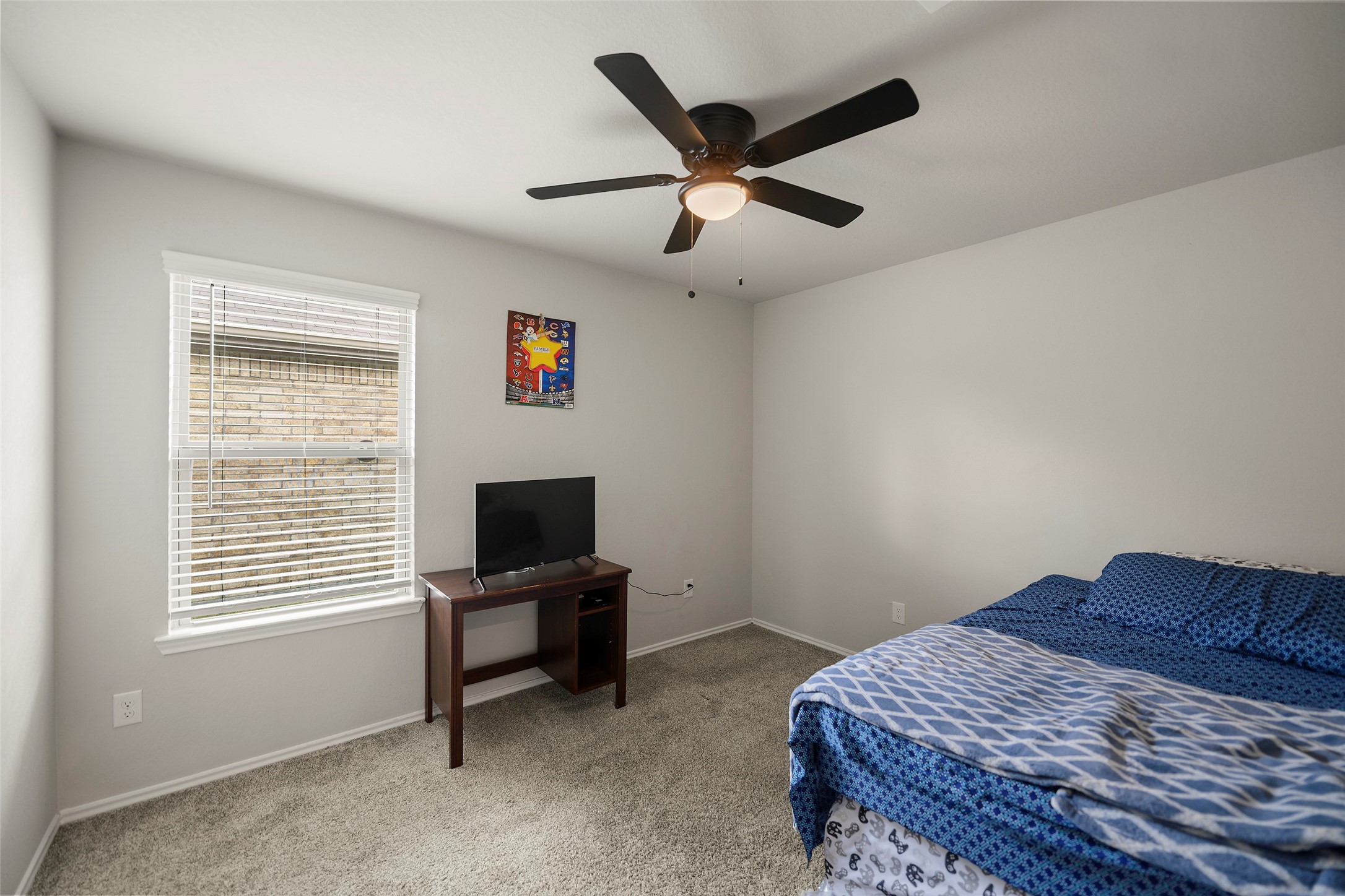5518 Kingston Crest Lane Property Photo 6
