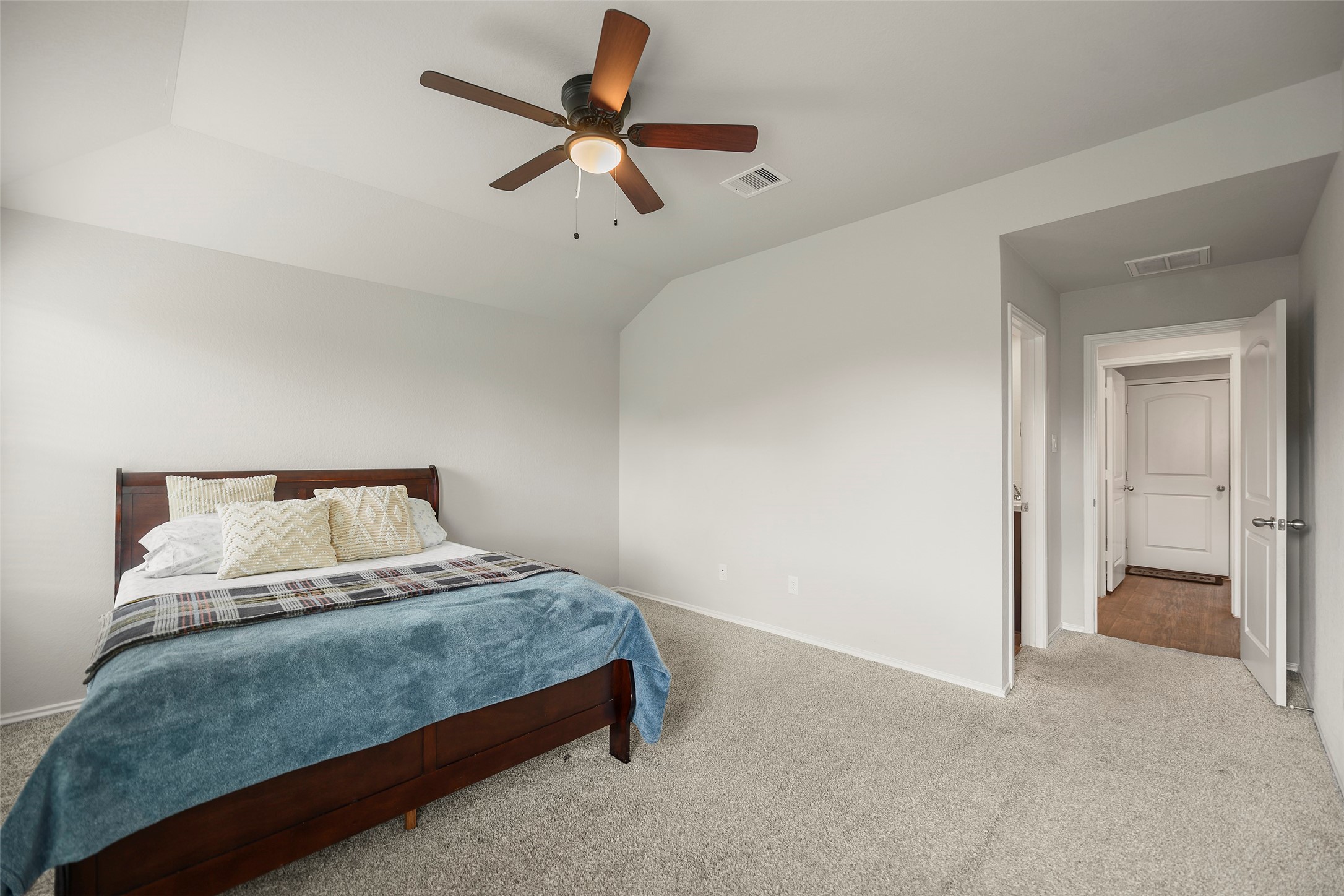 5518 Kingston Crest Lane Property Photo 12