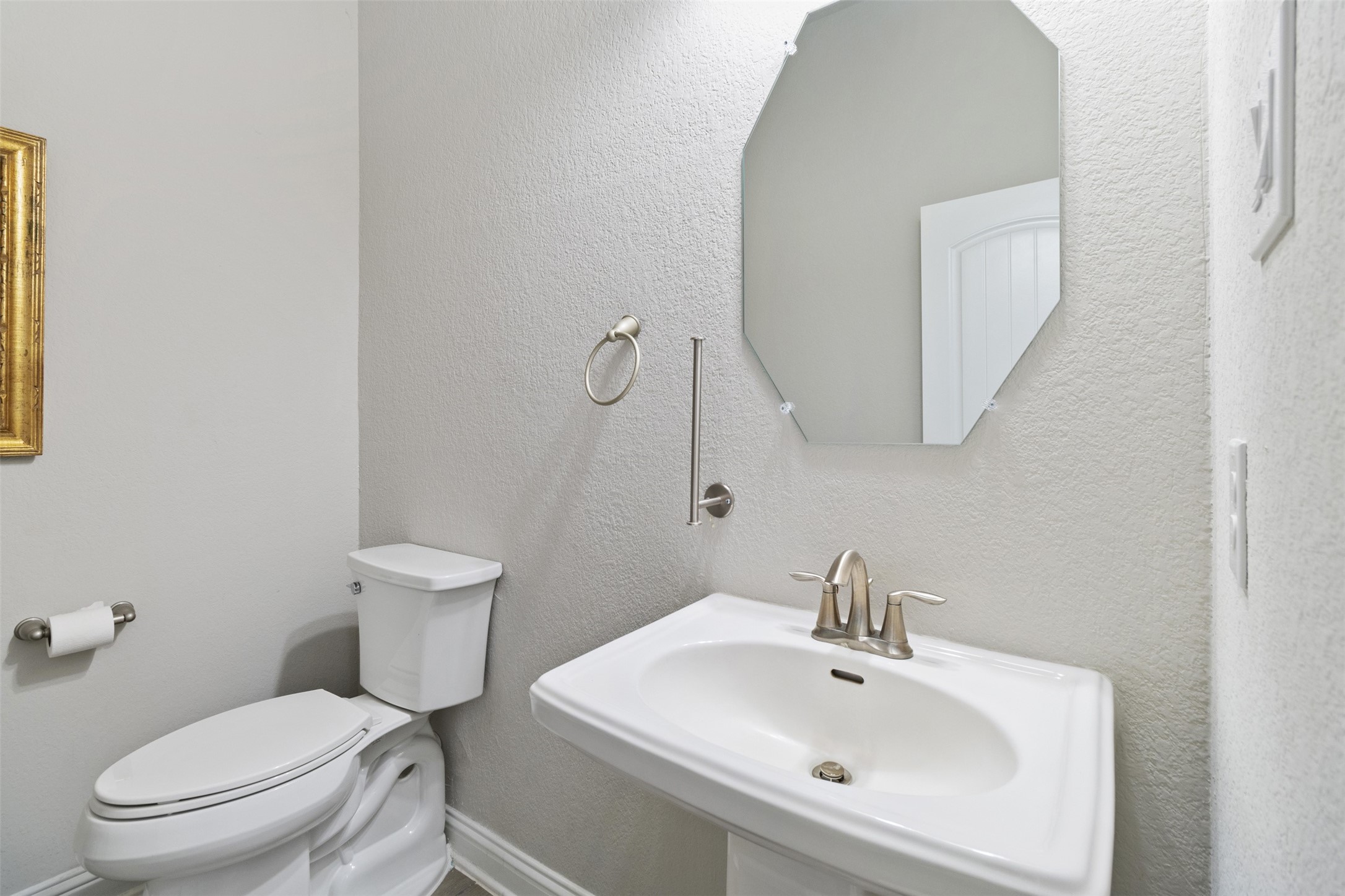 19411 Lake Ridge Drive Property Photo 3