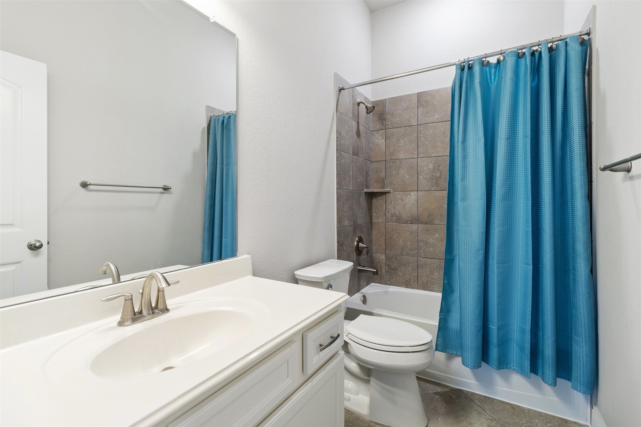 19411 Lake Ridge Drive Property Photo 4