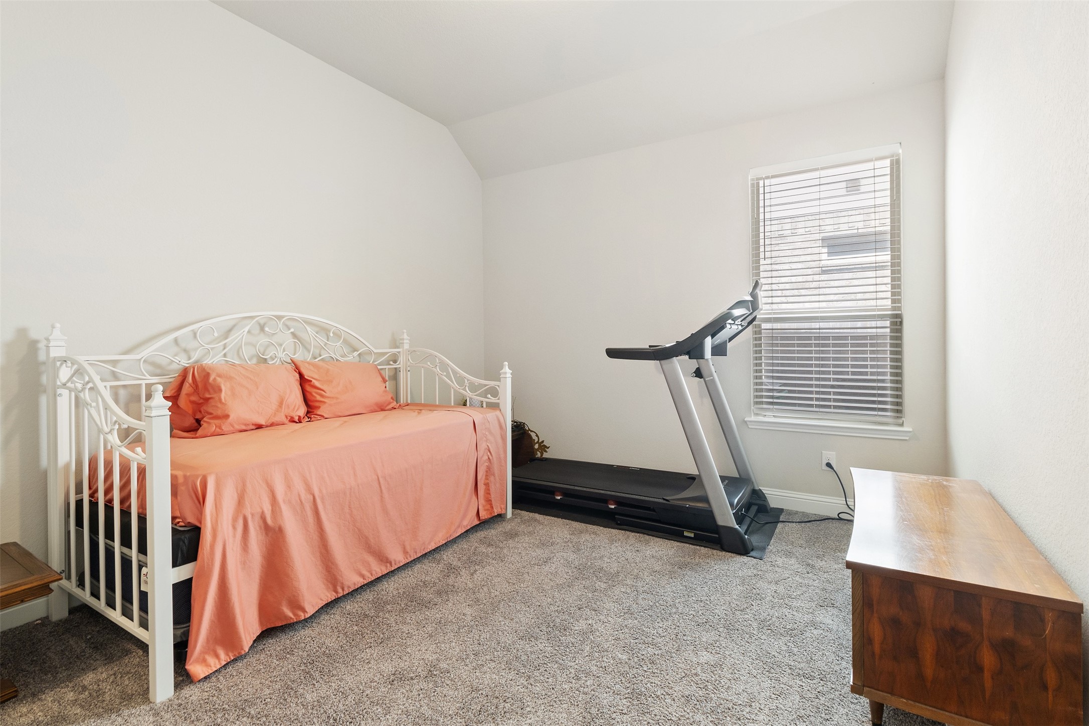 19411 Lake Ridge Drive Property Photo 6
