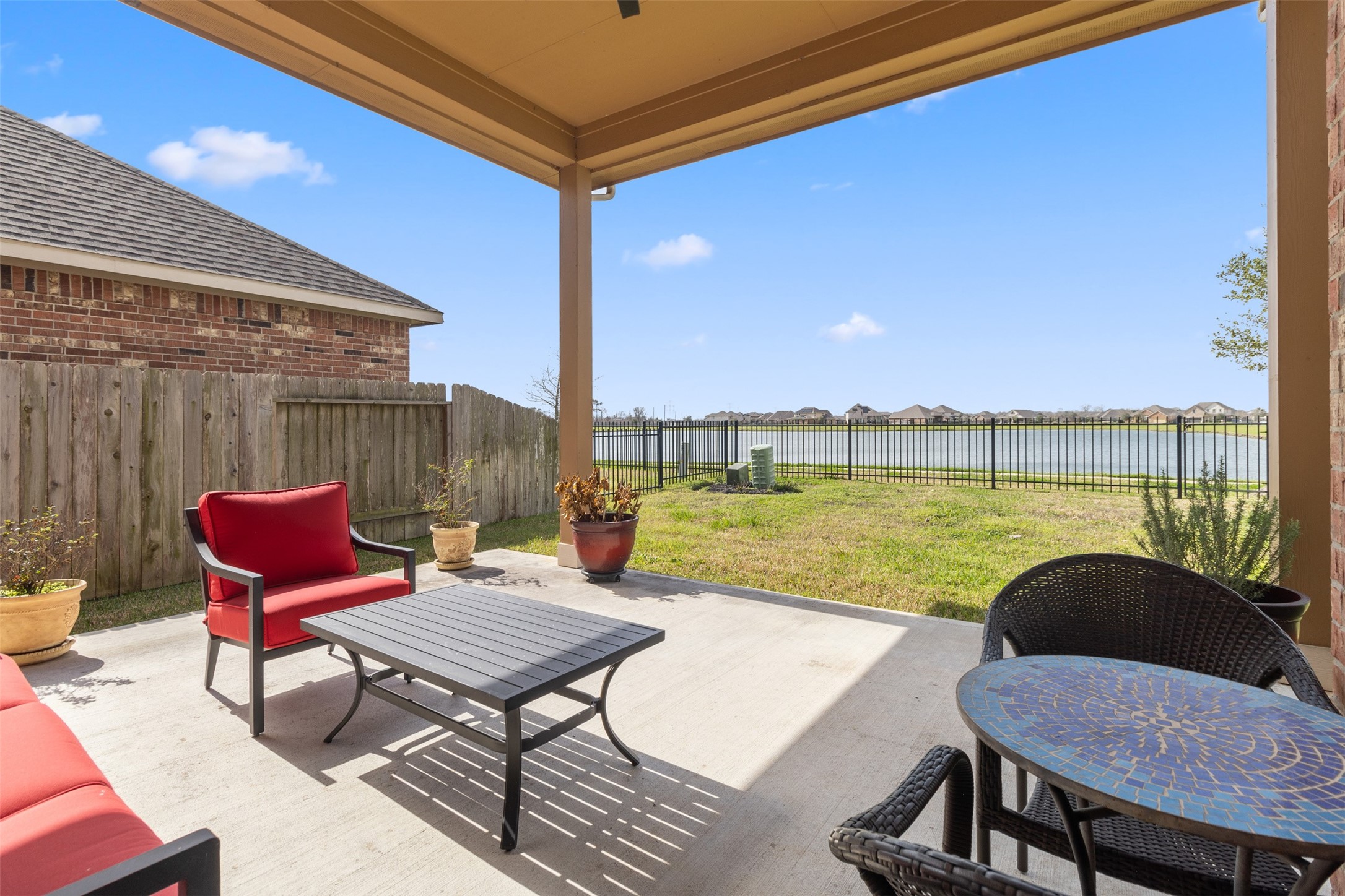 19411 Lake Ridge Drive Property Photo 23