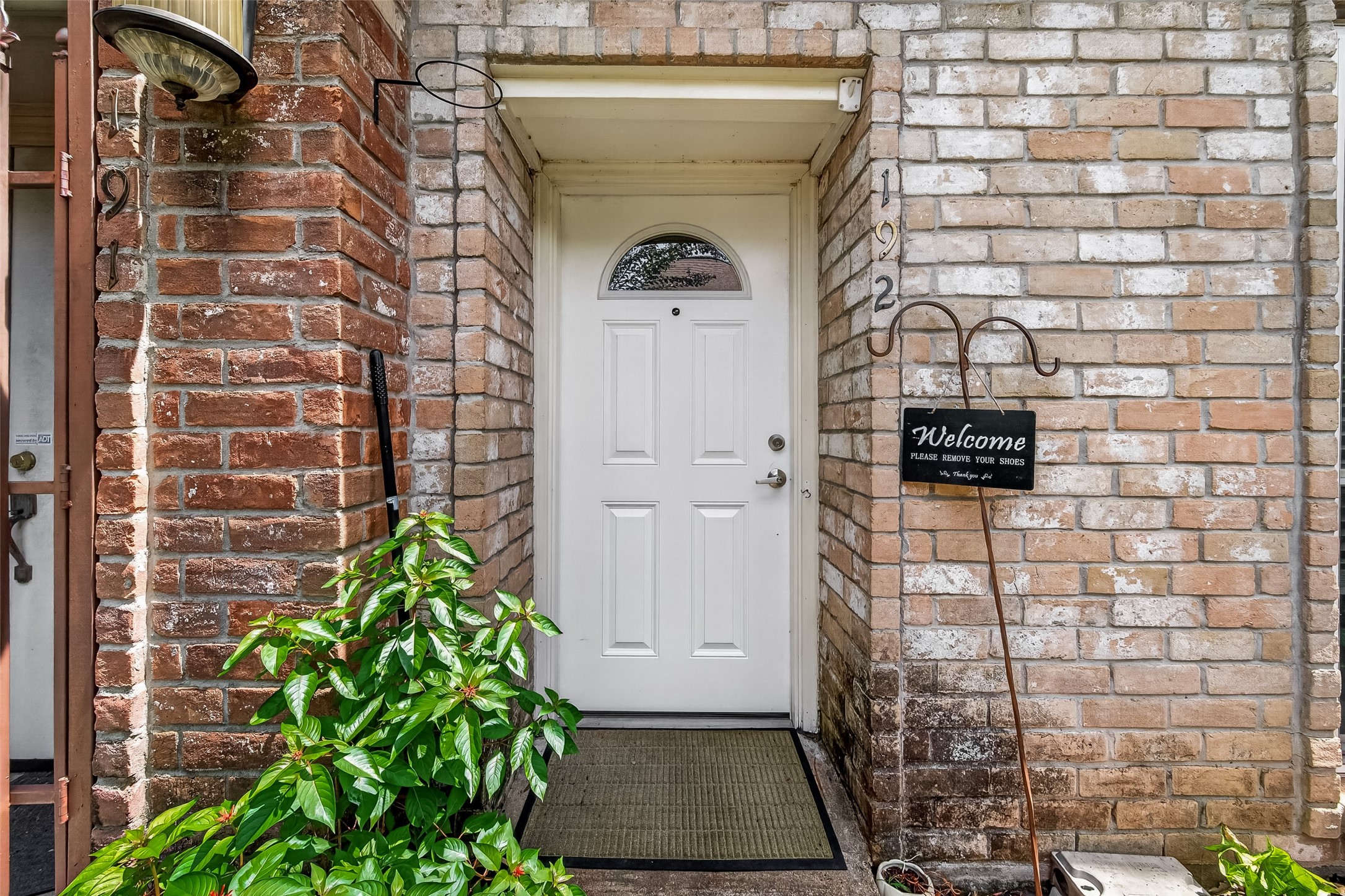 840 Threadneedle Street 192 Property Photo 2