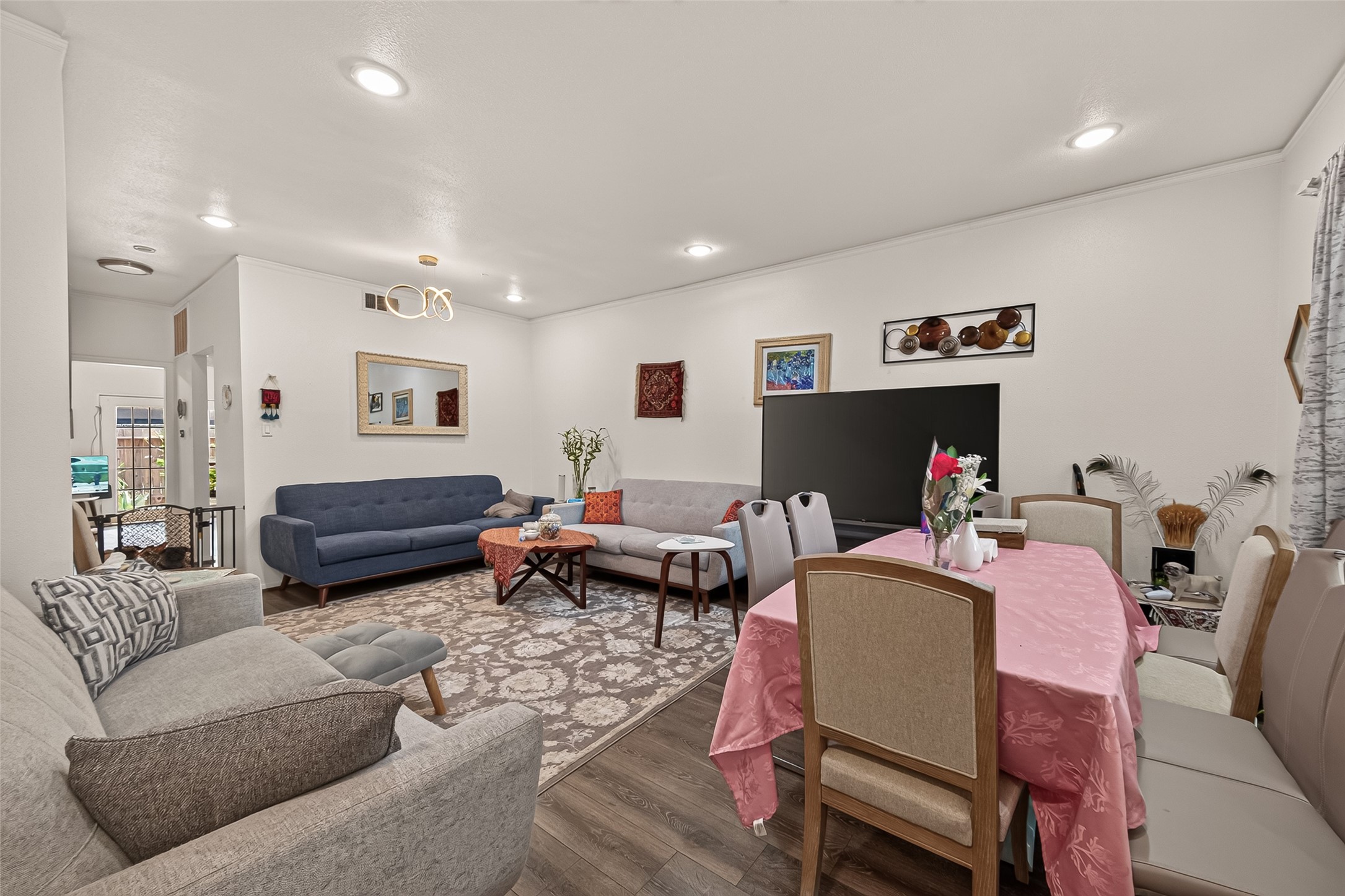 840 Threadneedle Street 192 Property Photo 3