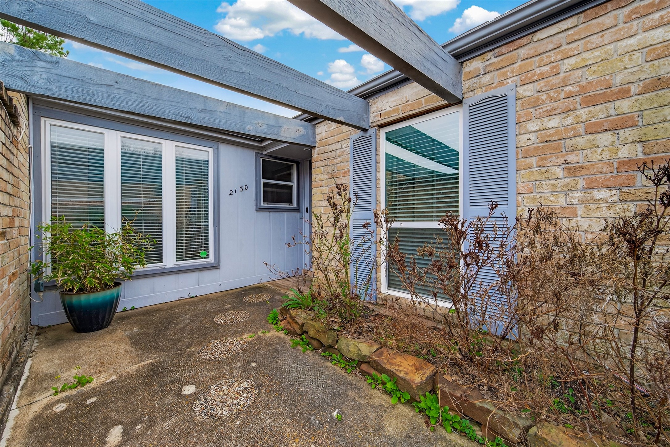 2130 Round Lake Drive Property Photo 9