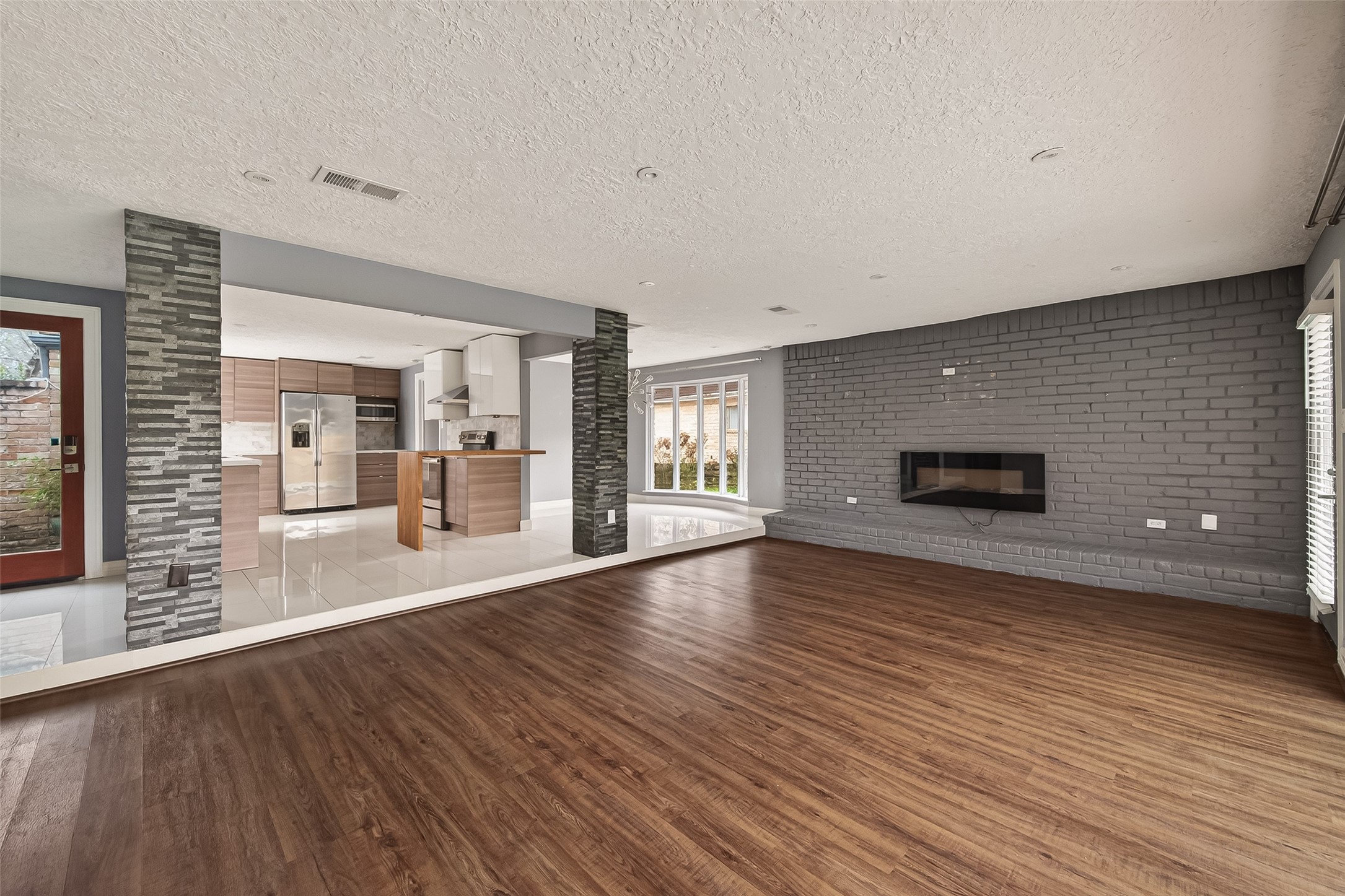 2130 Round Lake Drive Property Photo 13