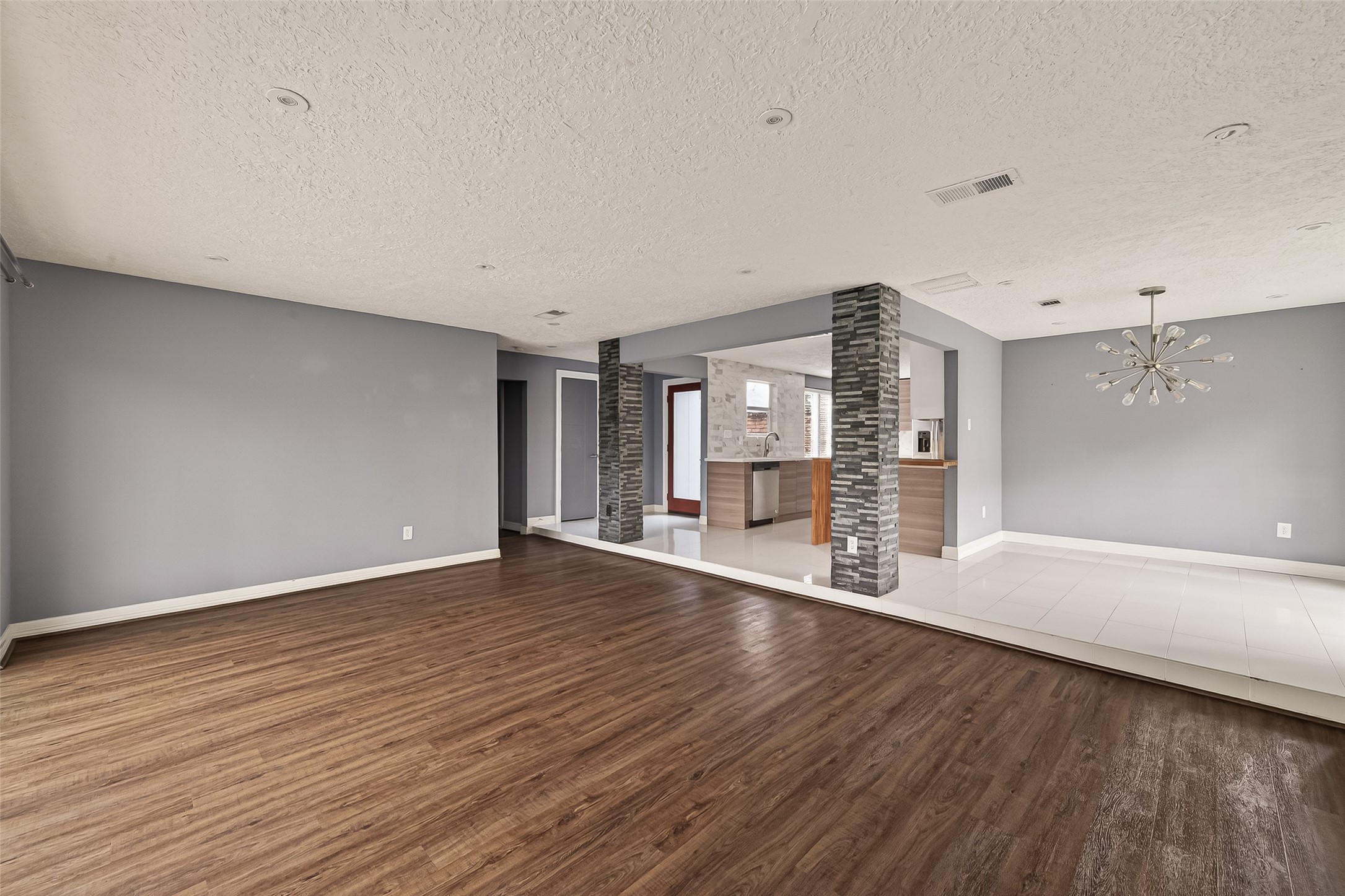 2130 Round Lake Drive Property Photo 14