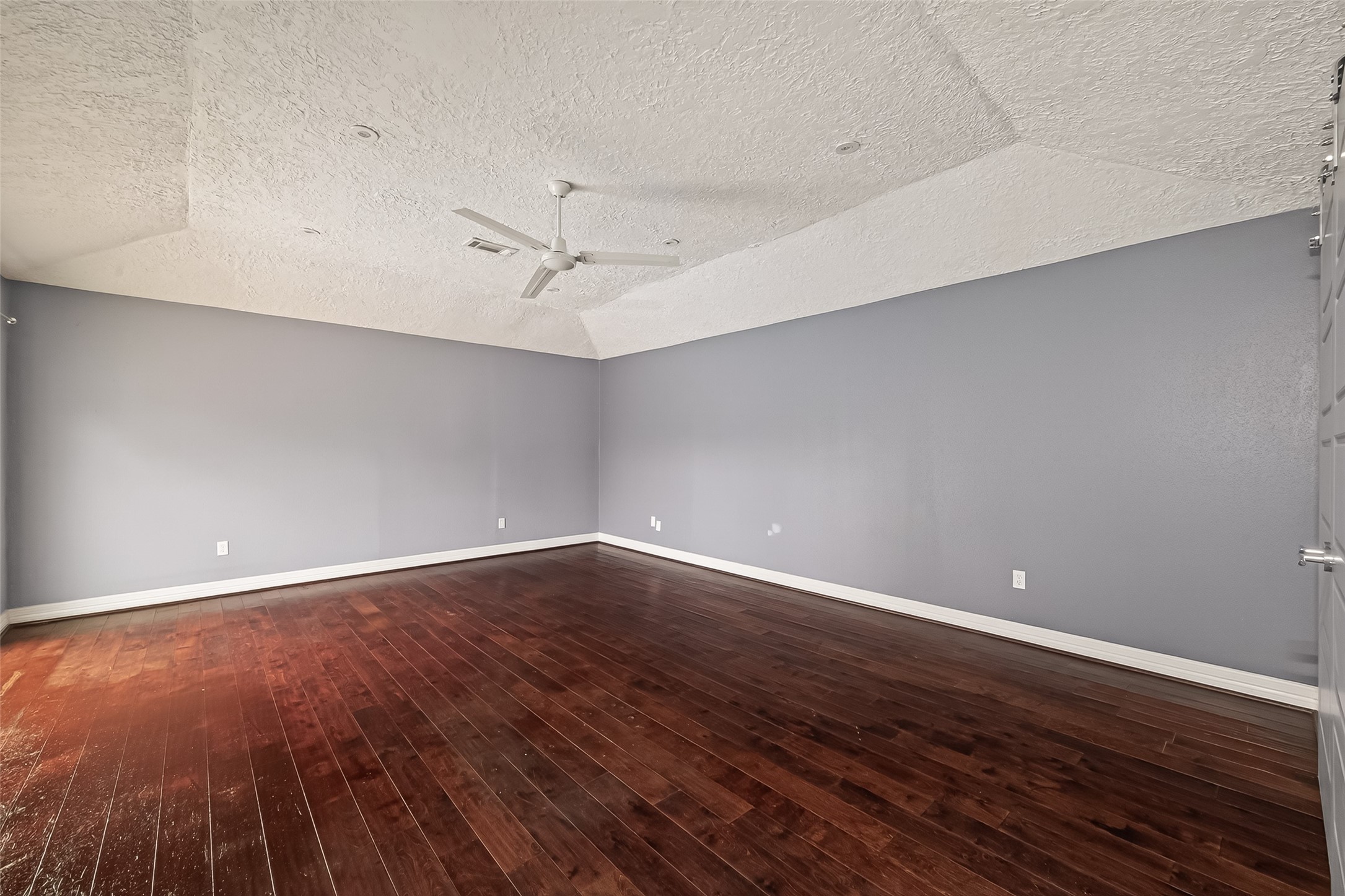 2130 Round Lake Drive Property Photo 38