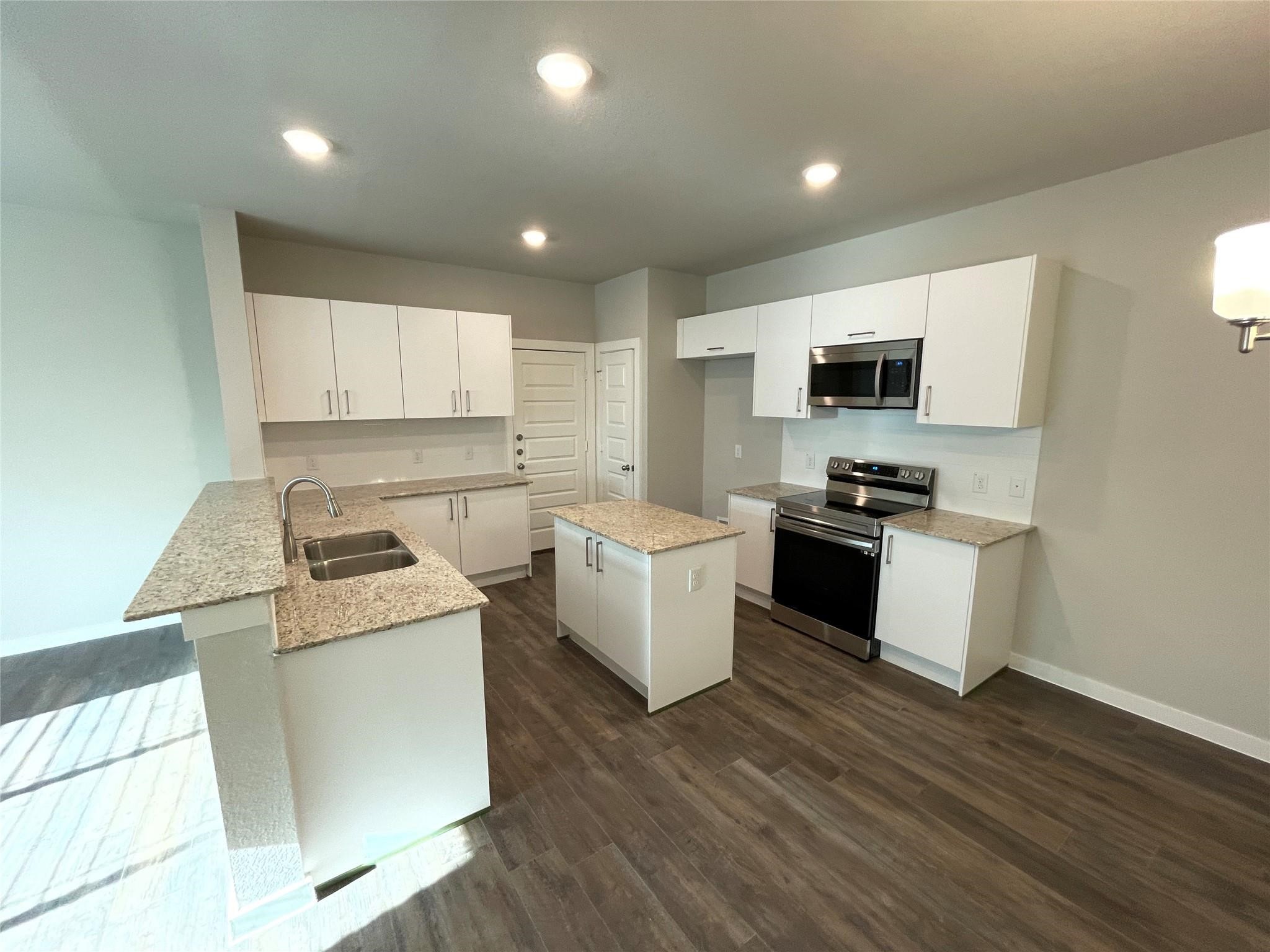 9772-9776 Grosbeak Lane Property Photo 5