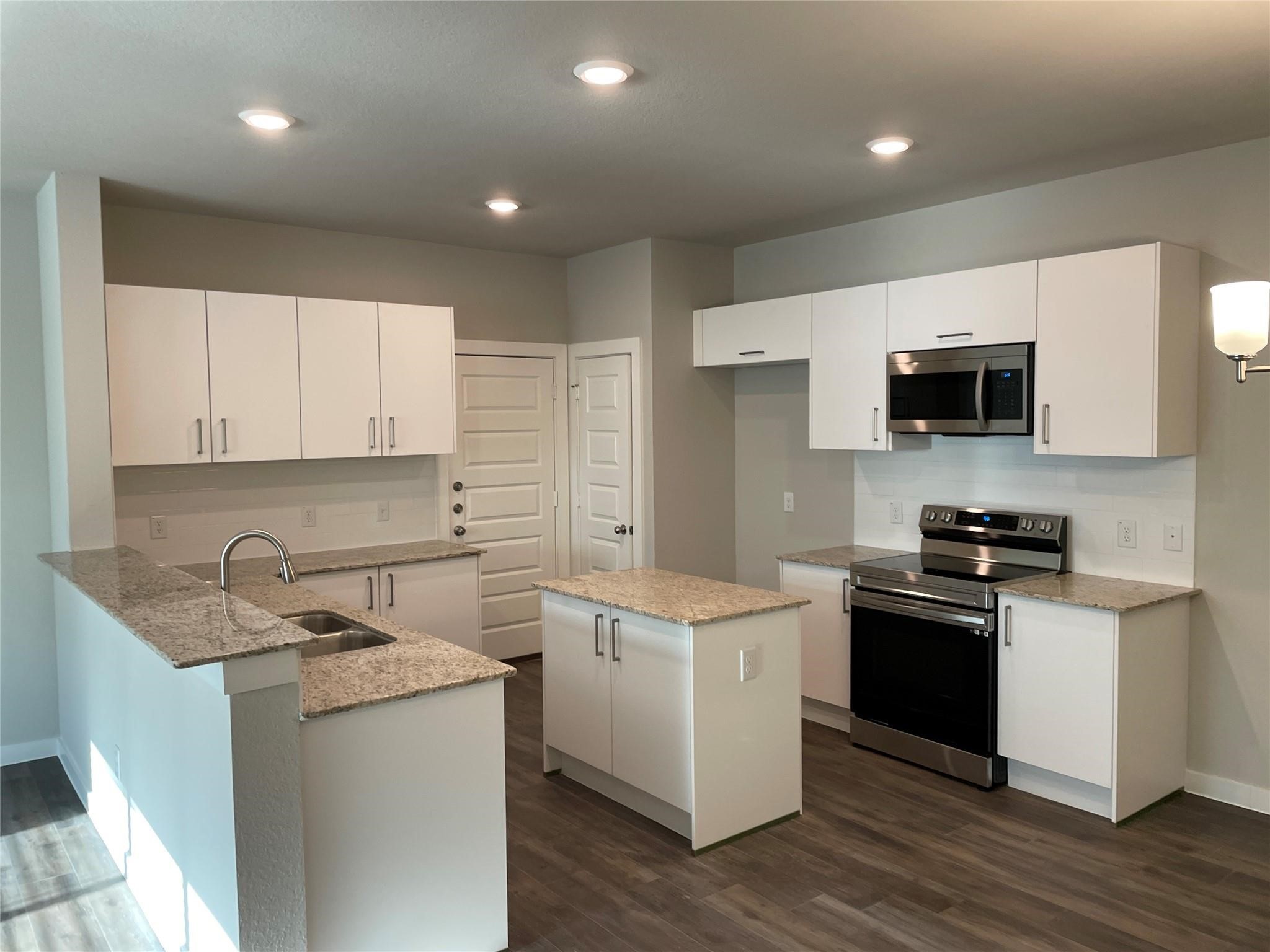 9772-9776 Grosbeak Lane Property Photo 7