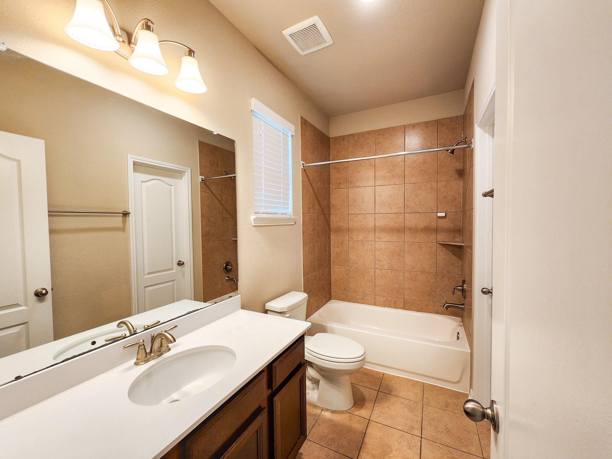 911 Daffodil View Court Property Photo 15