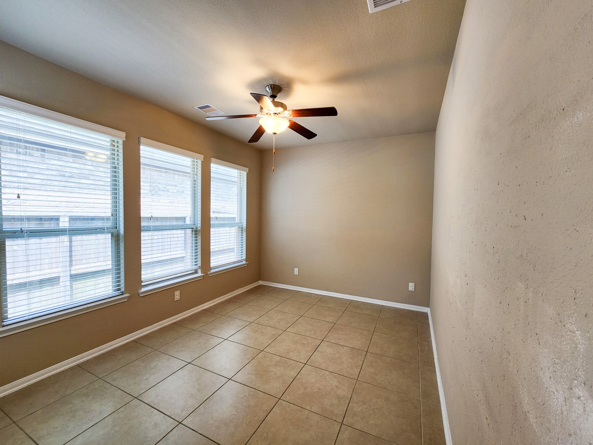911 Daffodil View Court Property Photo 29