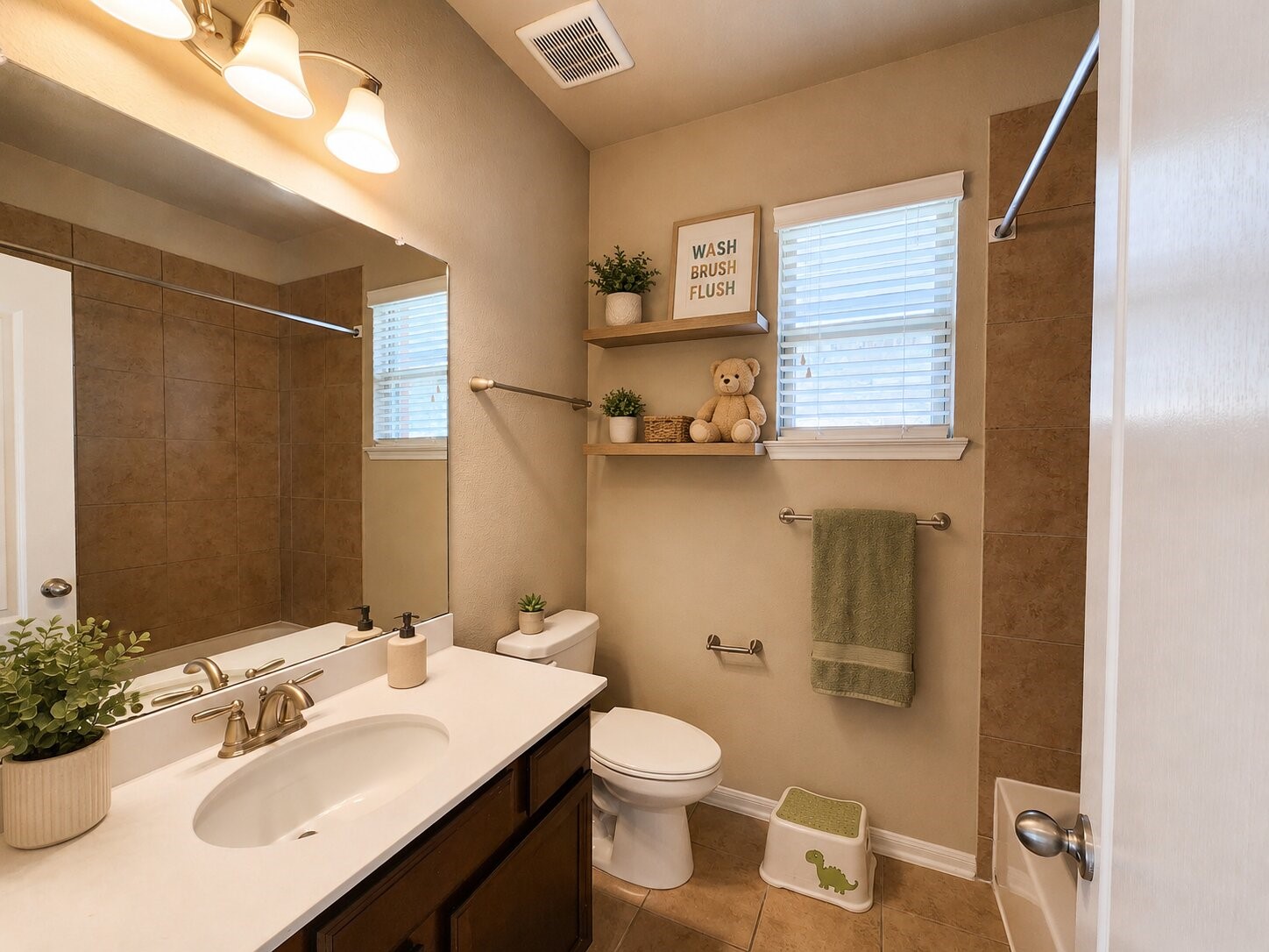 911 Daffodil View Court Property Photo 35