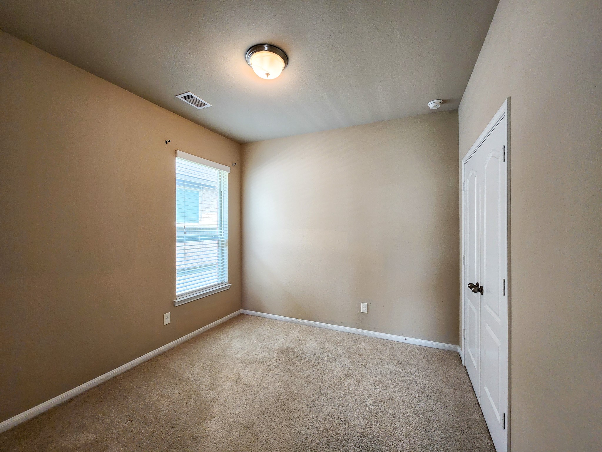 911 Daffodil View Court Property Photo 38