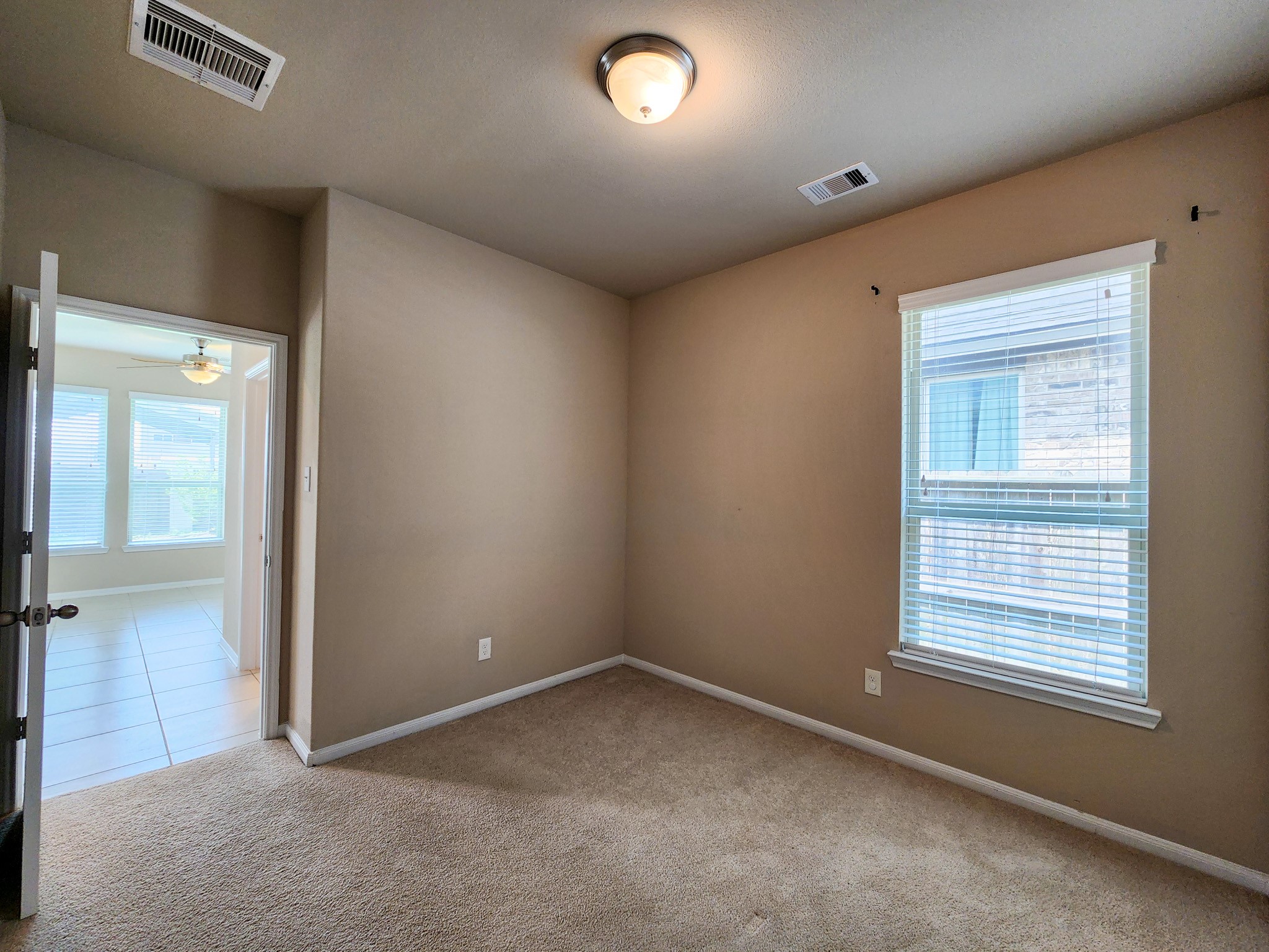 911 Daffodil View Court Property Photo 39
