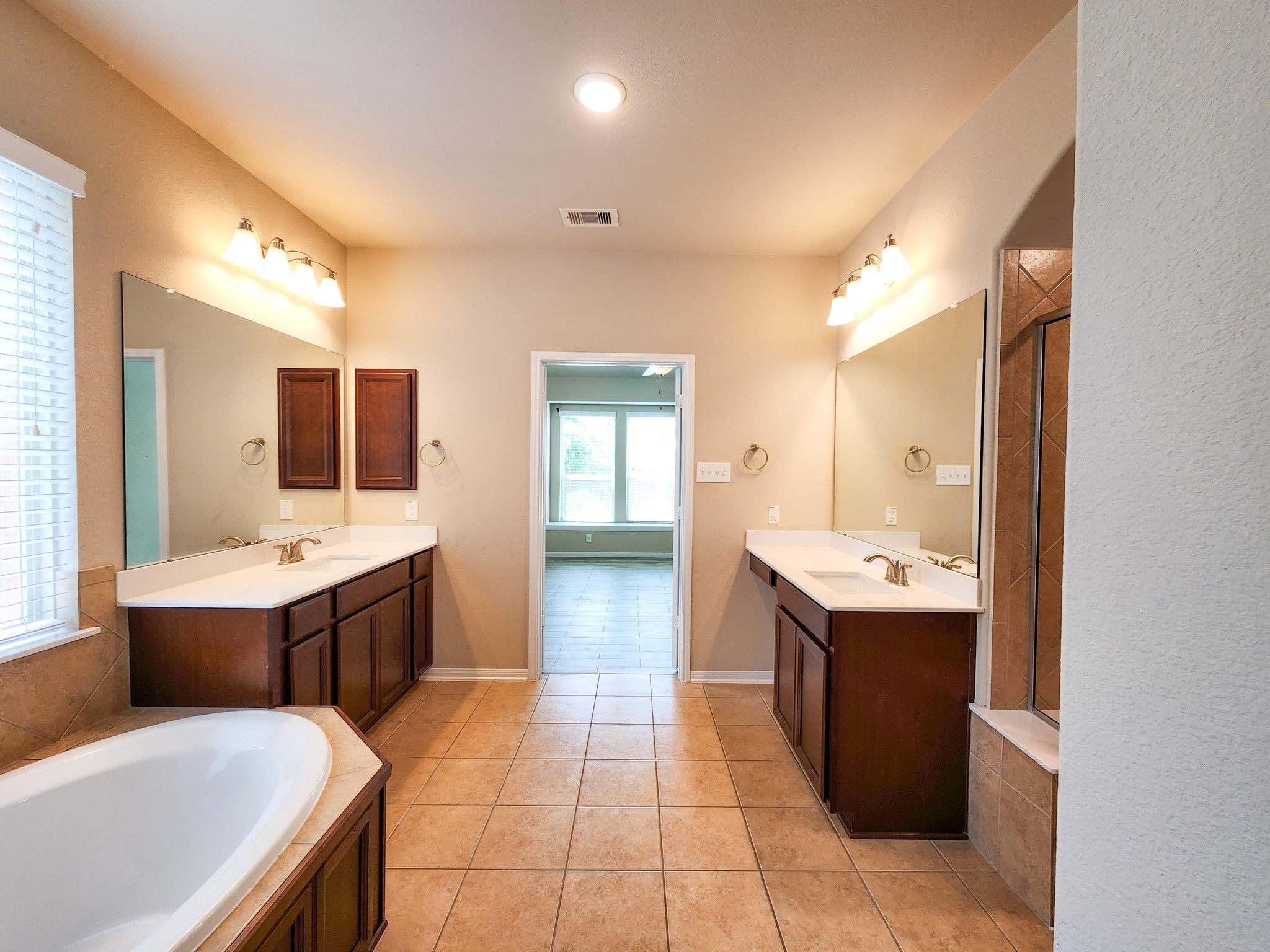 911 Daffodil View Court Property Photo 44