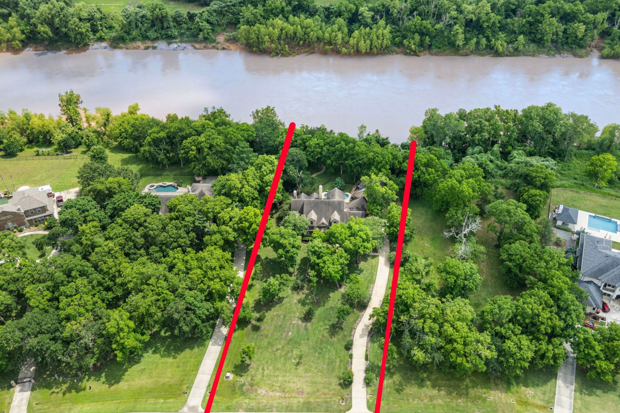 3215 Wellspring Lake Drive Property Photo 4
