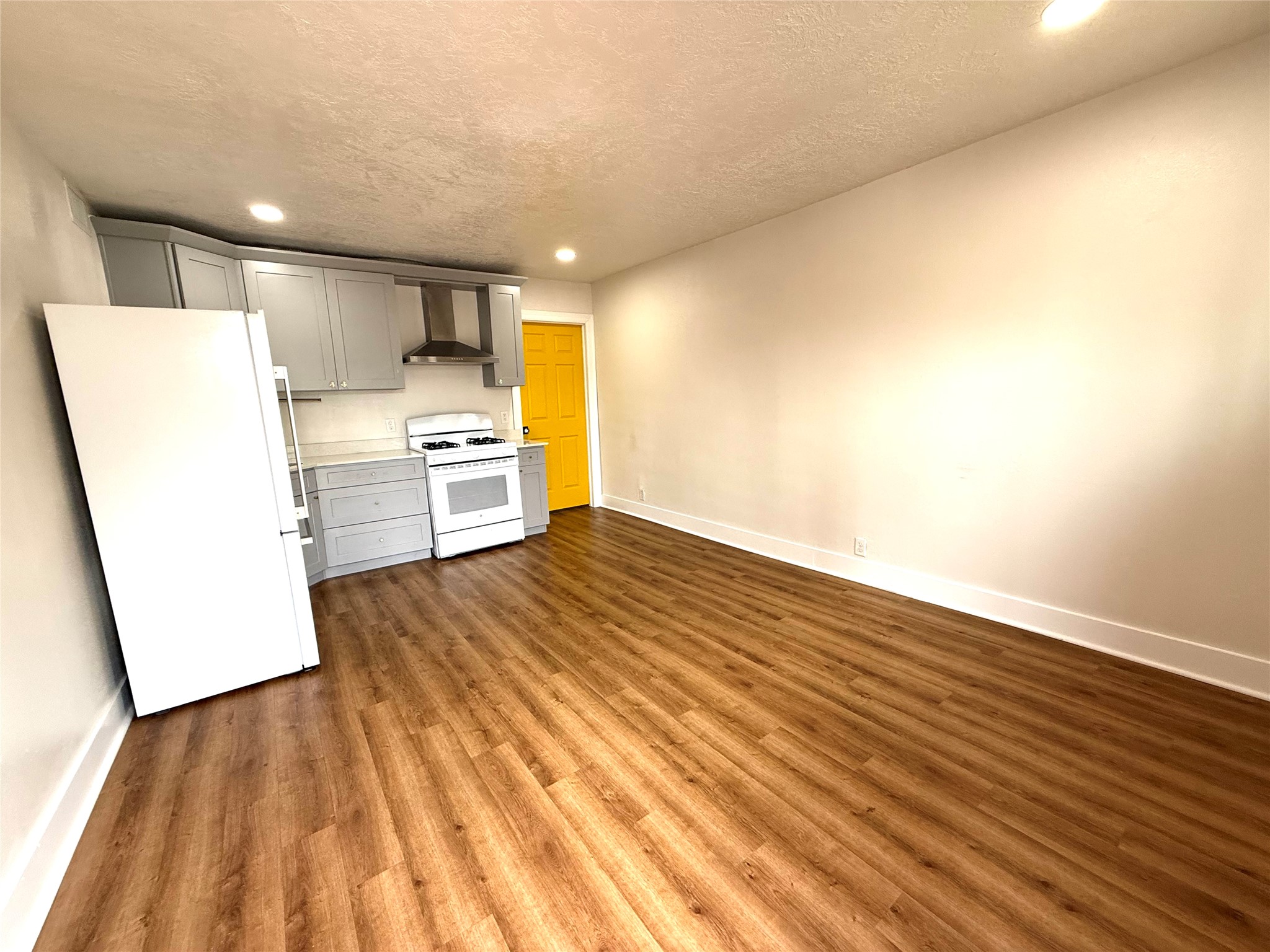 5201 Lindsay Street Property Photo 3