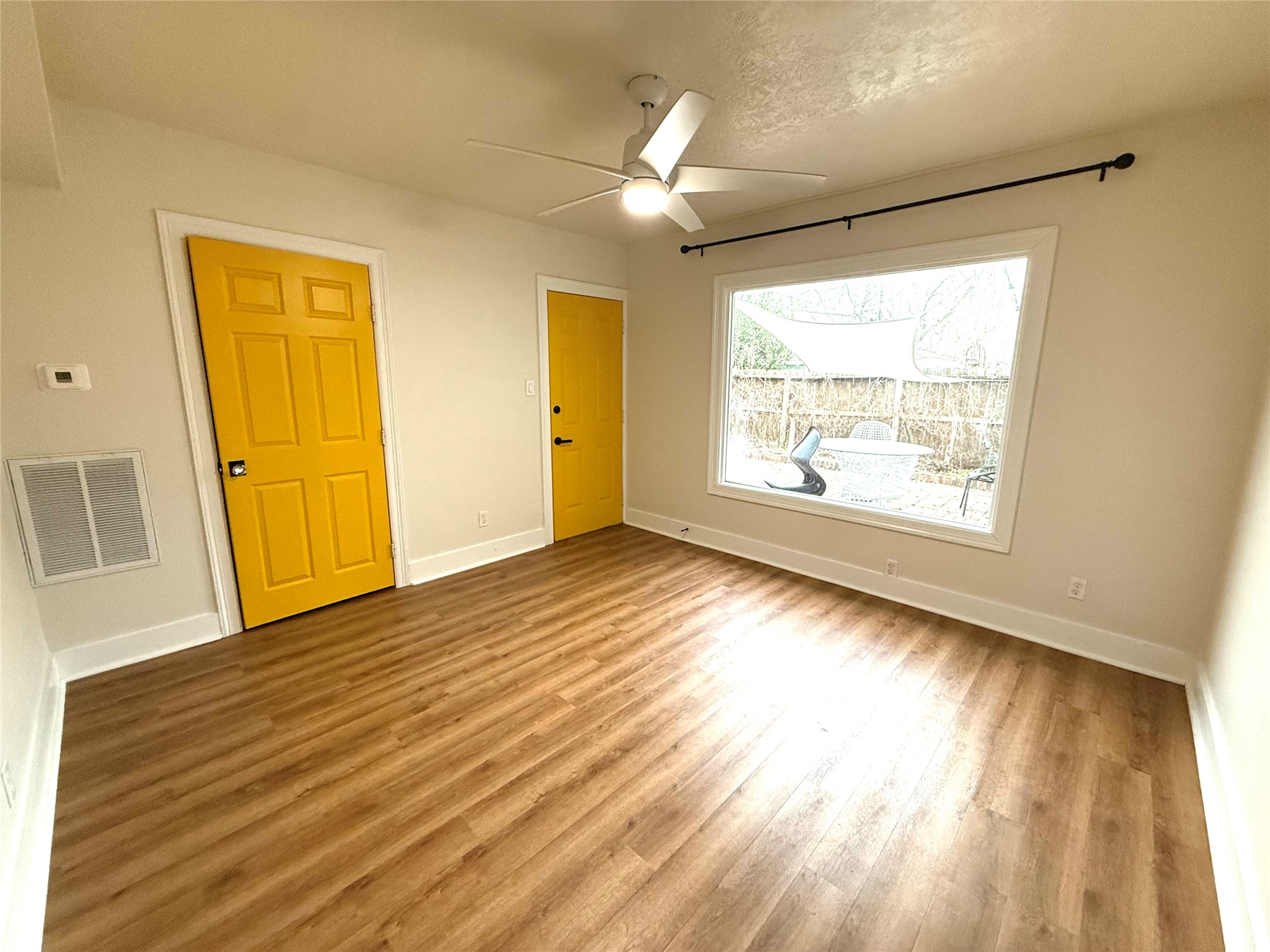 5201 Lindsay Street Property Photo 5
