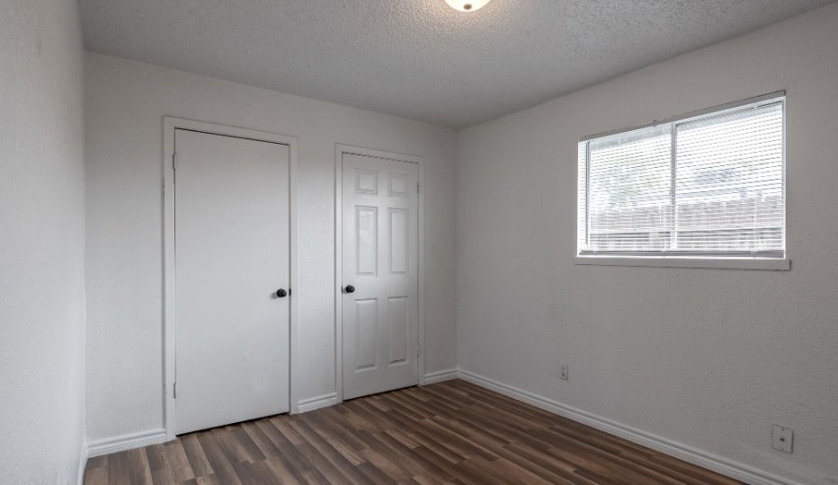 1010 Behmann St Property Photo 9