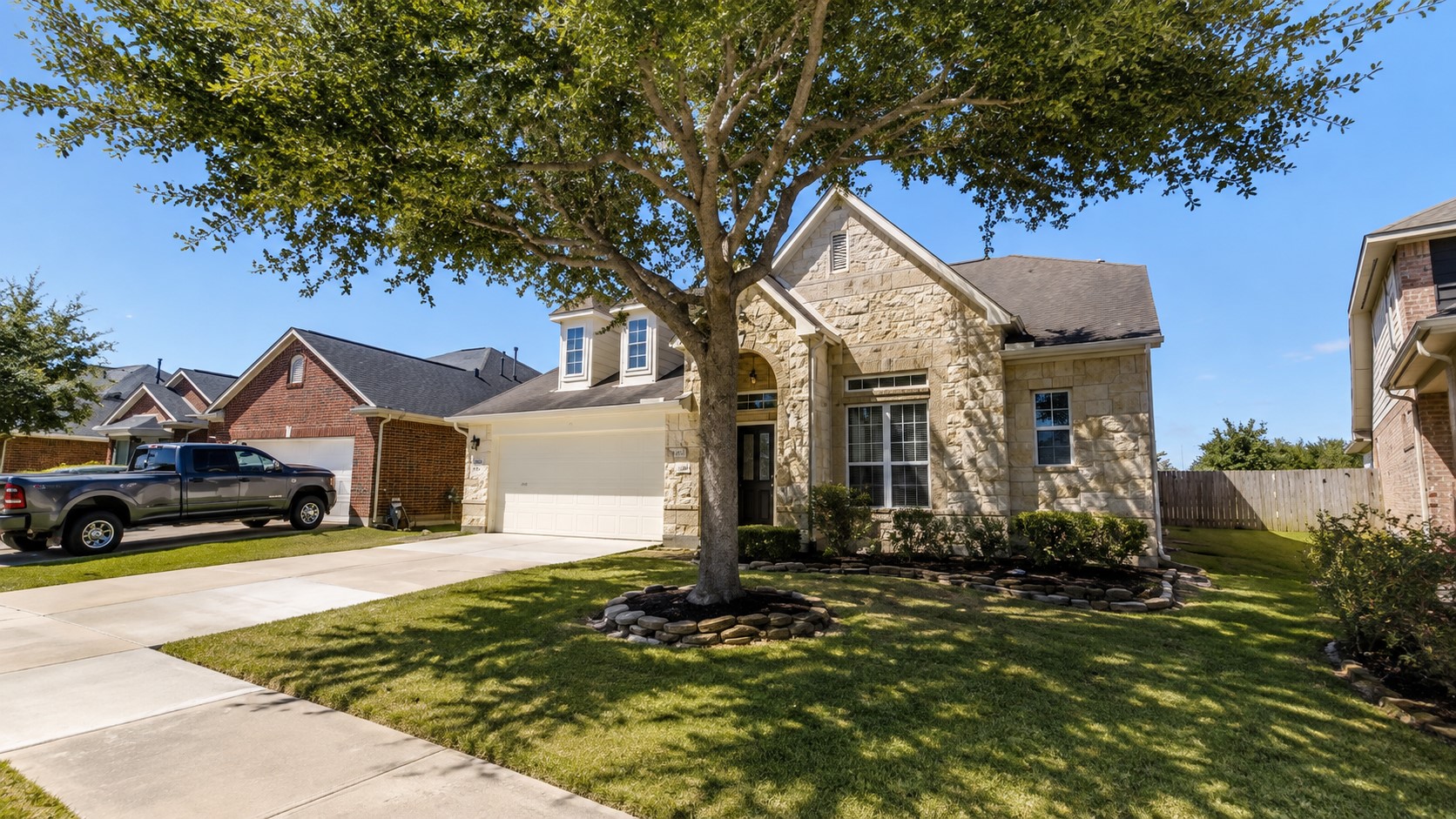 8814 Sunrise Terrace Lane Property Photo 7