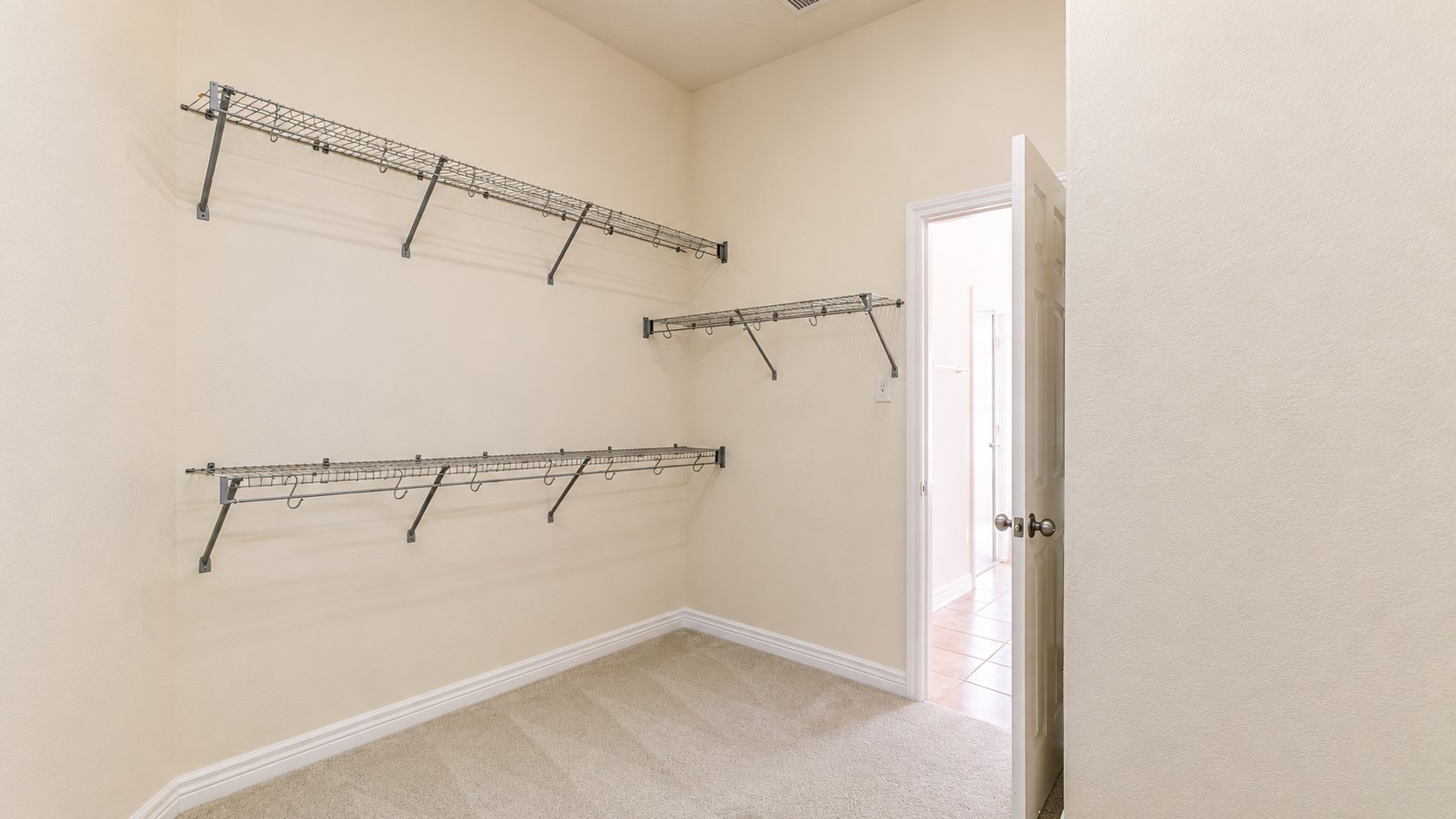 8814 Sunrise Terrace Lane Property Photo 18
