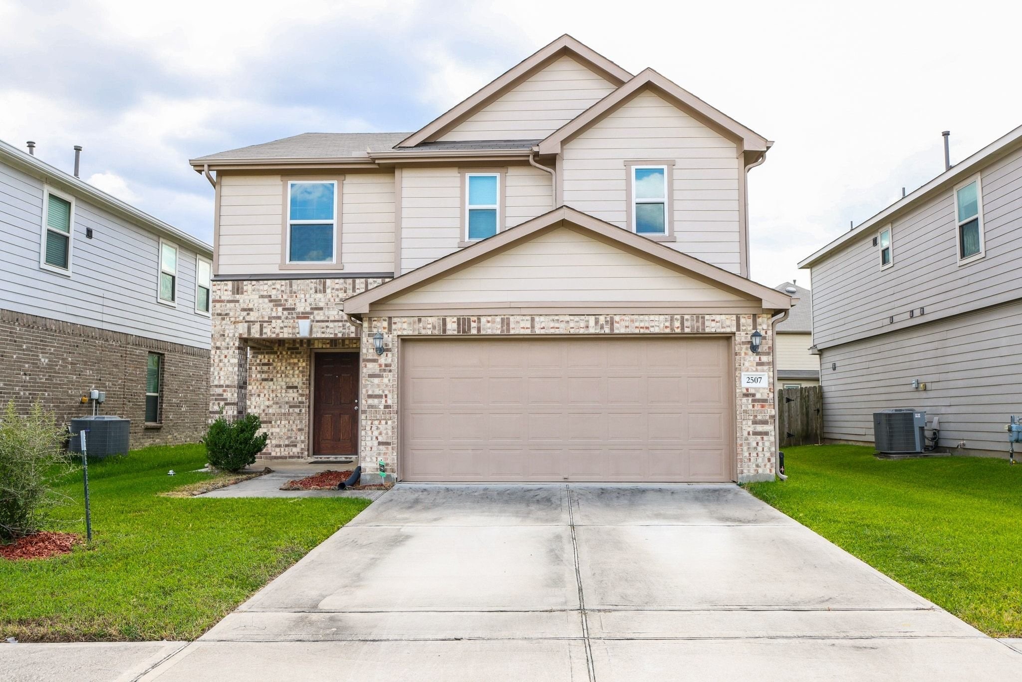 2507 White Bluff Lane Property Photo 1
