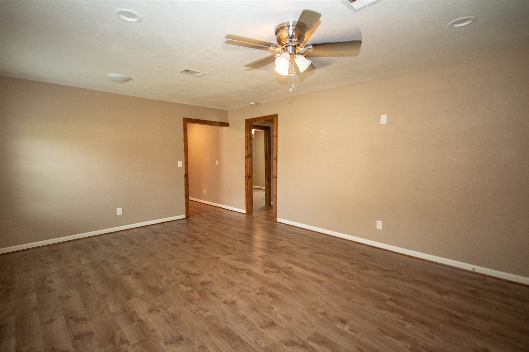 1622 W Milam Street Property Photo 5