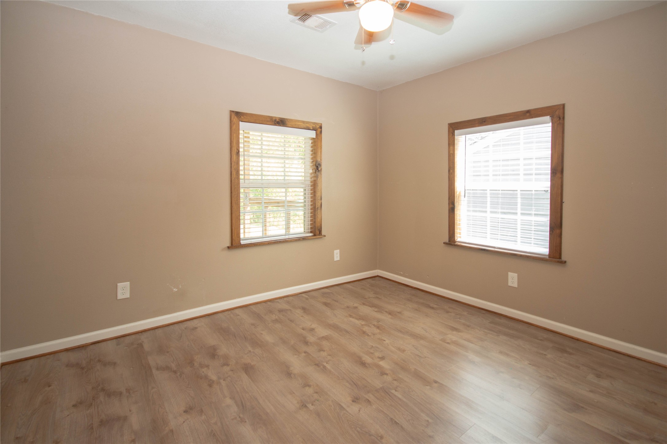 1622 W Milam Street Property Photo 11