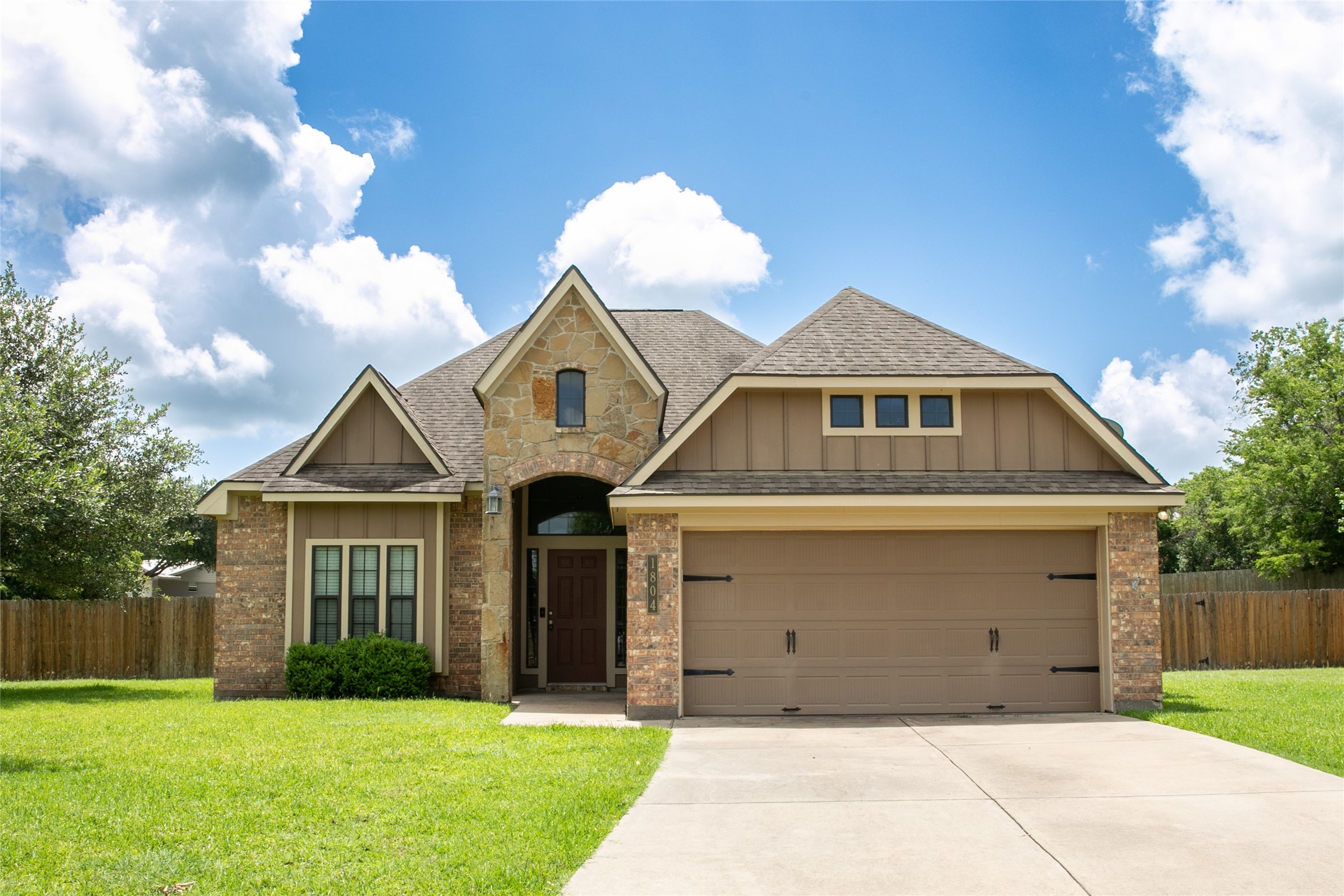 1804 Westbrooke Cove Property Photo 1