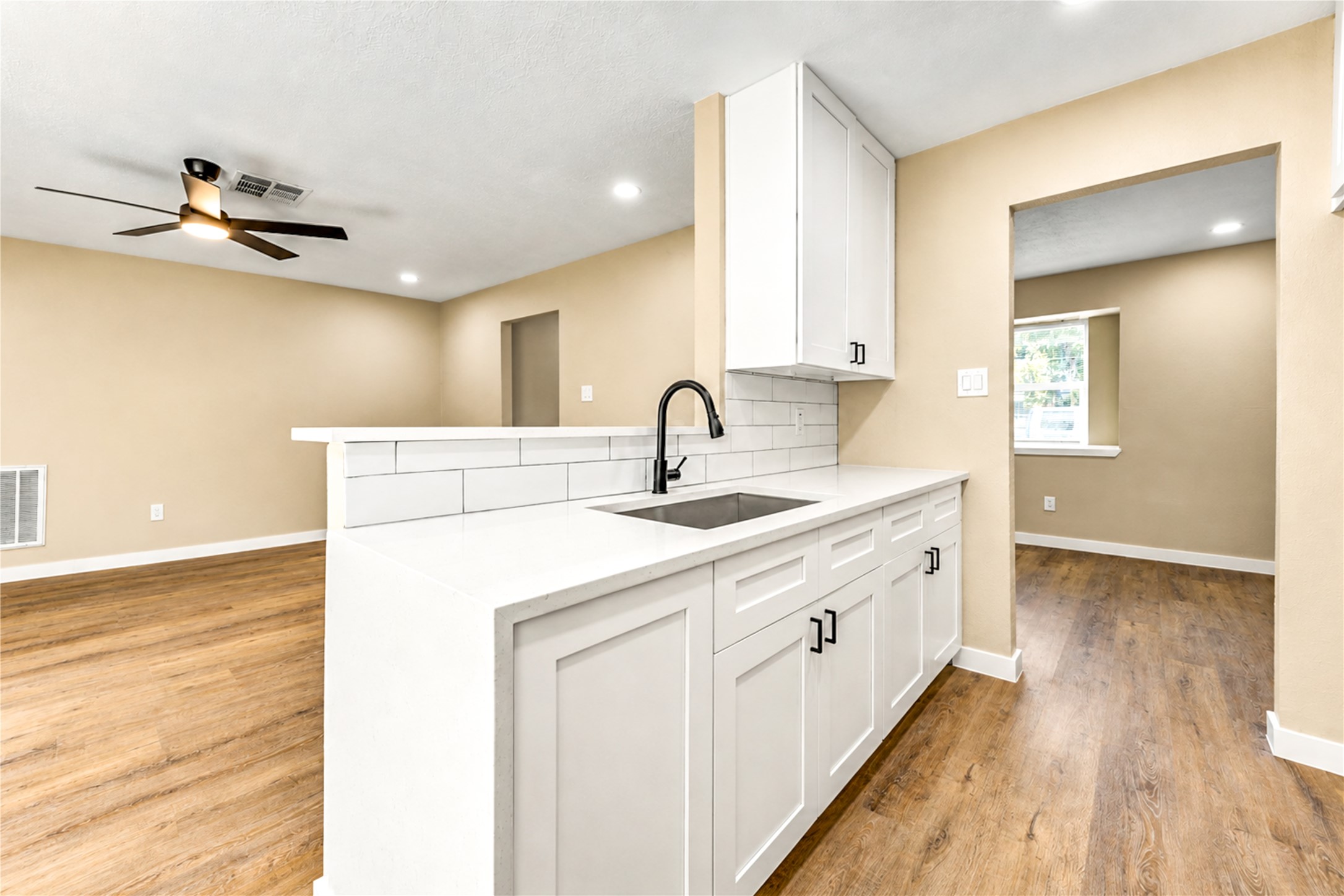 12118 Jutland Road Property Photo 7