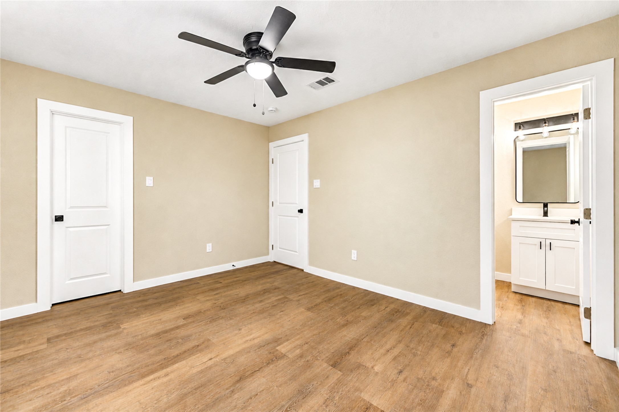 12118 Jutland Road Property Photo 13
