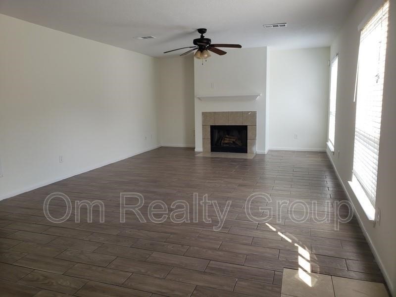 6655 Stonefort Ct Property Photo 2