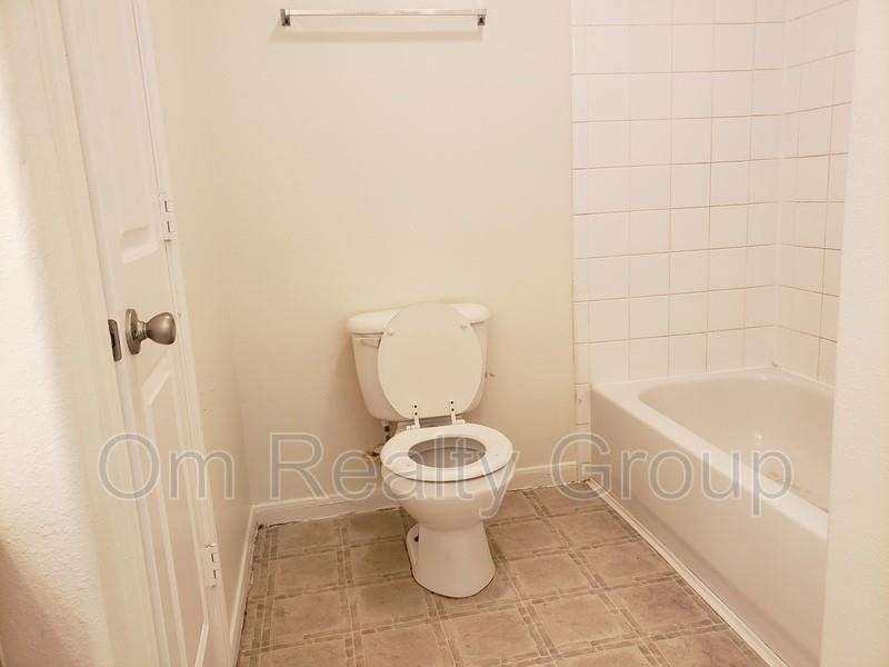 6655 Stonefort Ct Property Photo 7