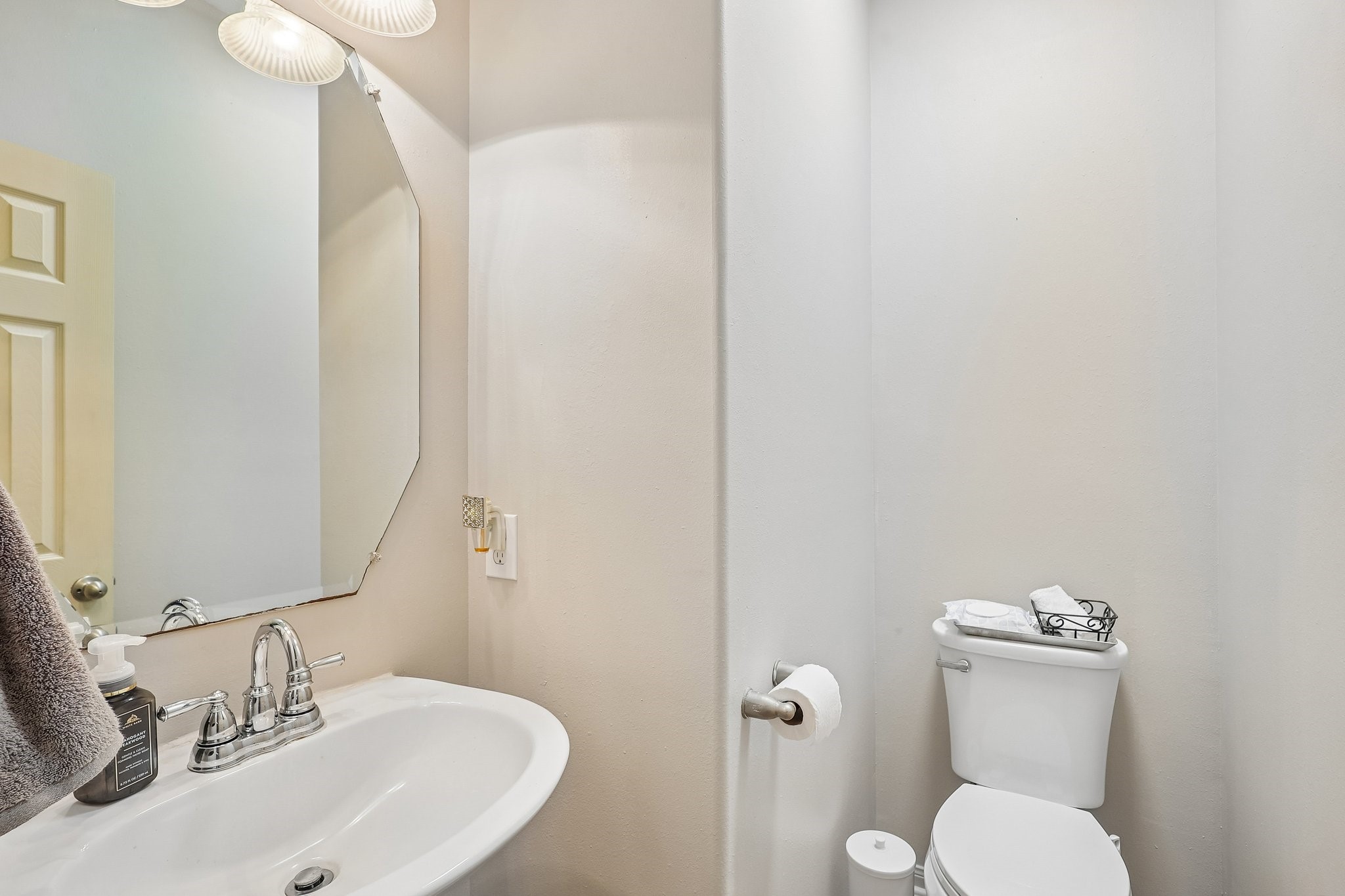 4731 Maple Creek Drive Property Photo 19